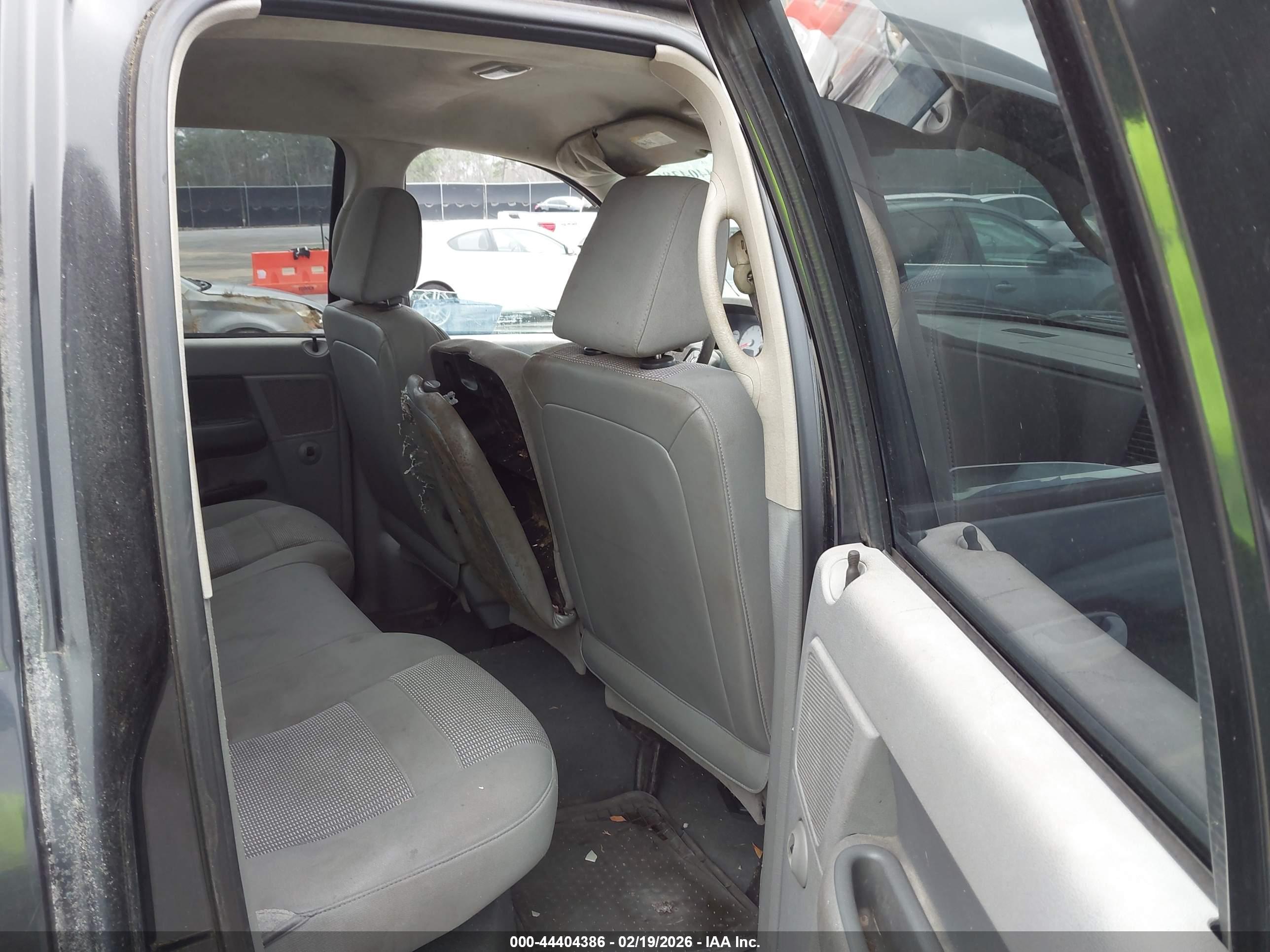 DODGE RAM image 8