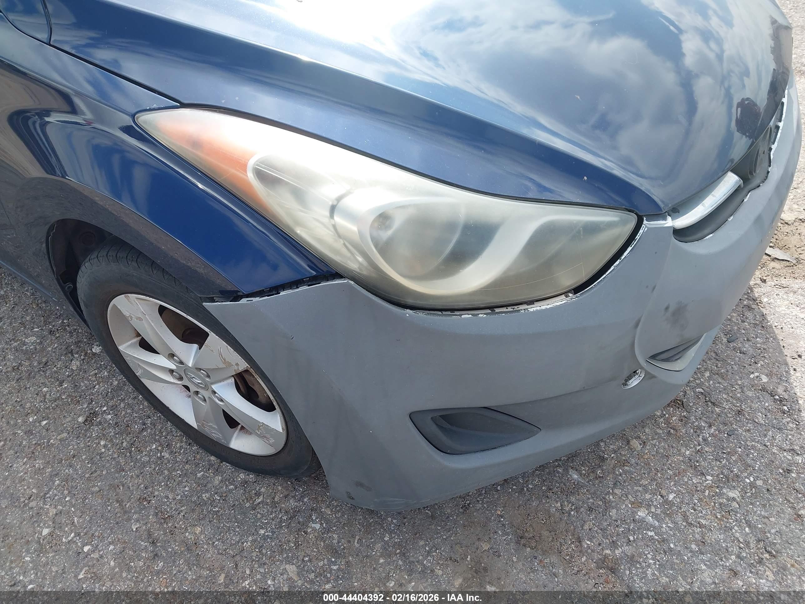 HYUNDAI ELANTRA image 6