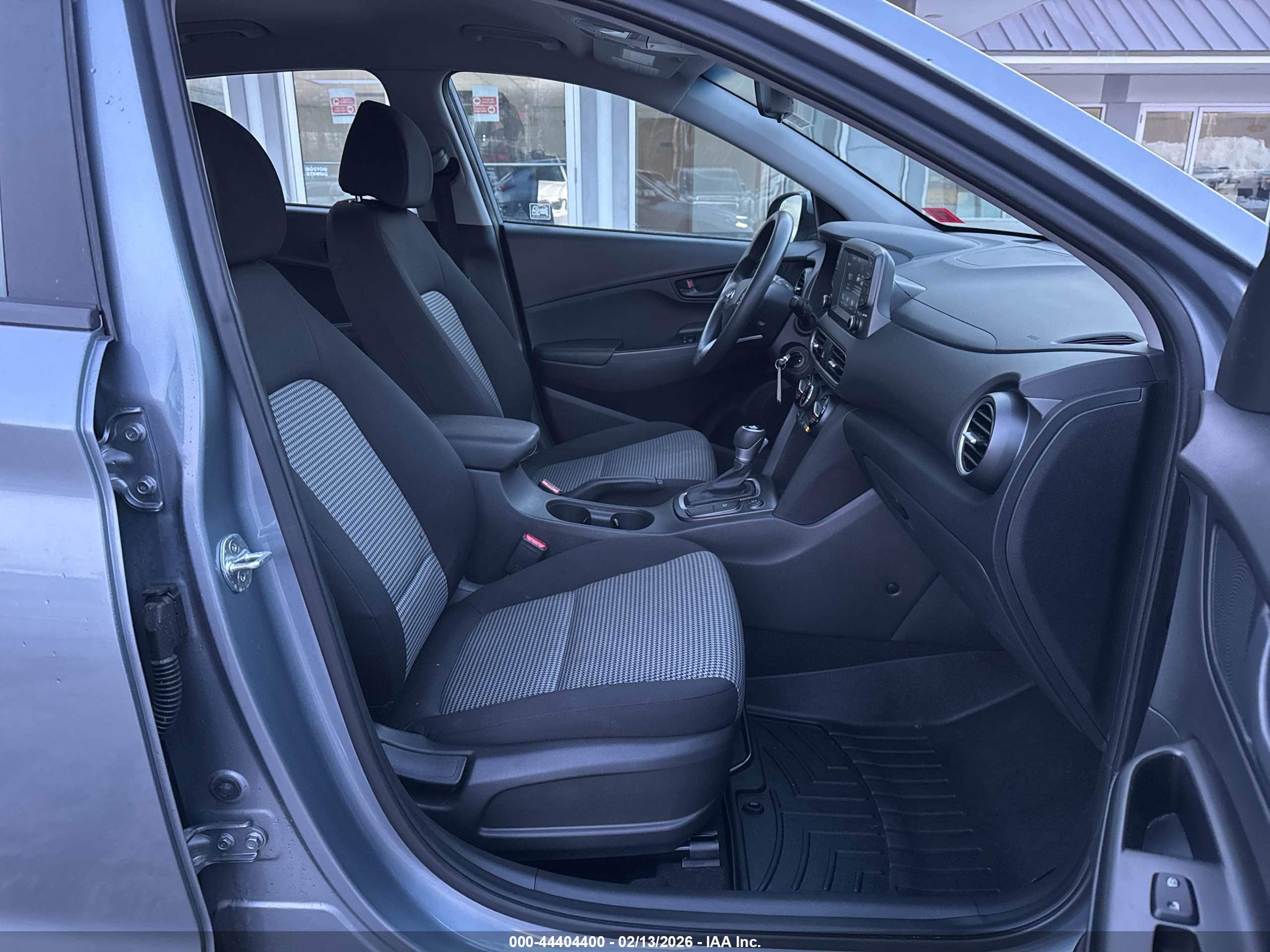 HYUNDAI KONA image 5