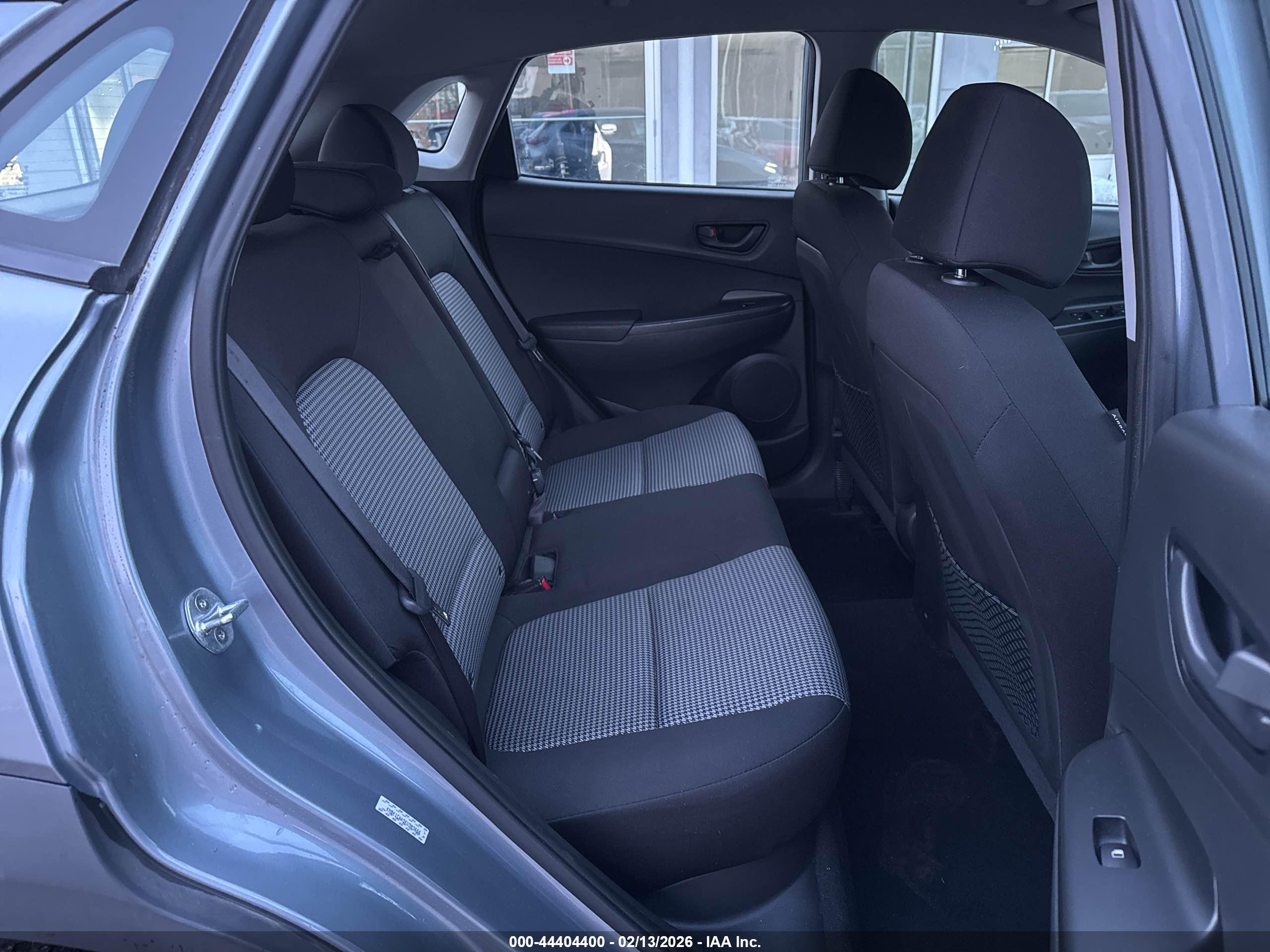 HYUNDAI KONA image 8