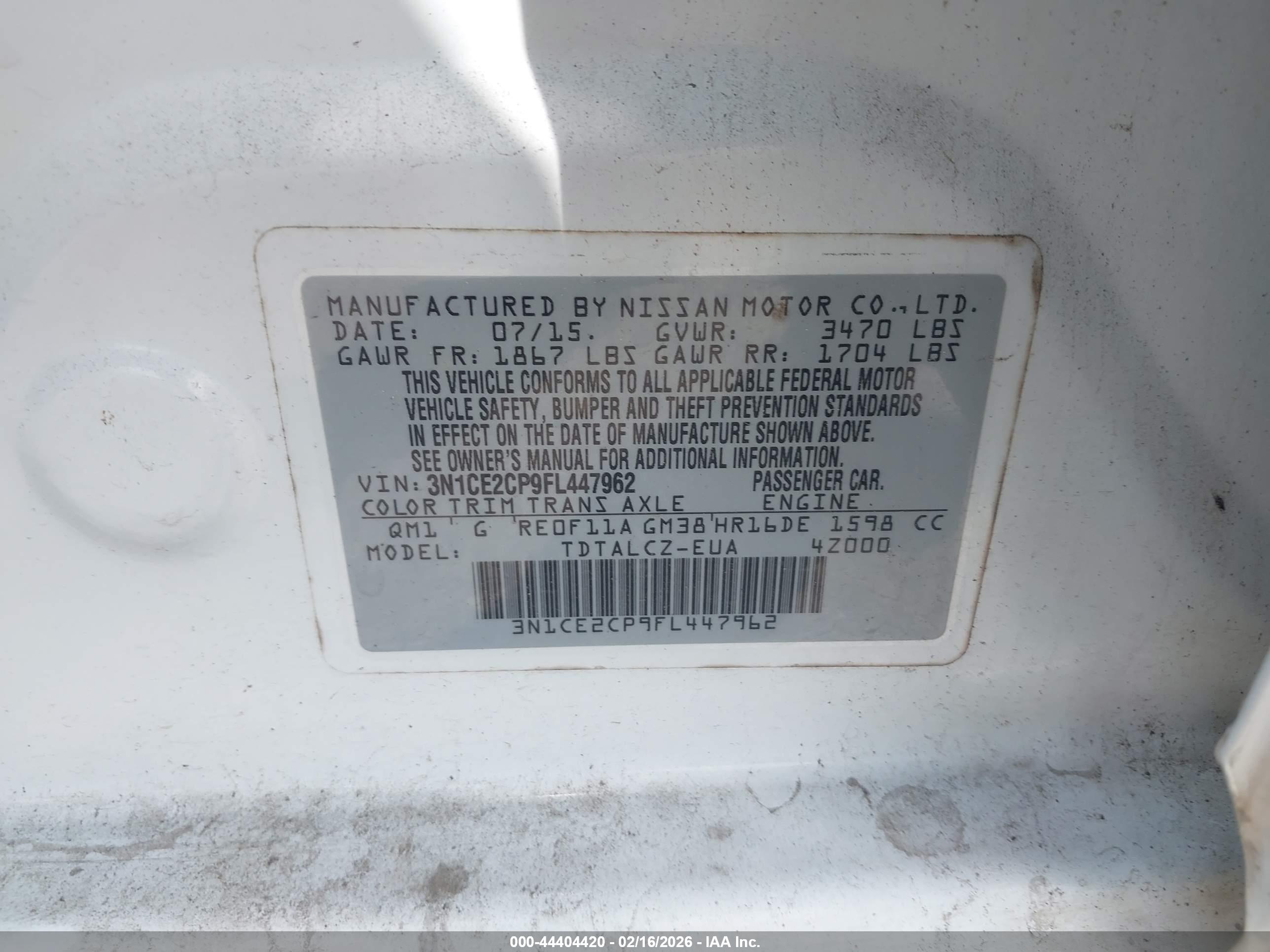NISSAN VERSA image 9