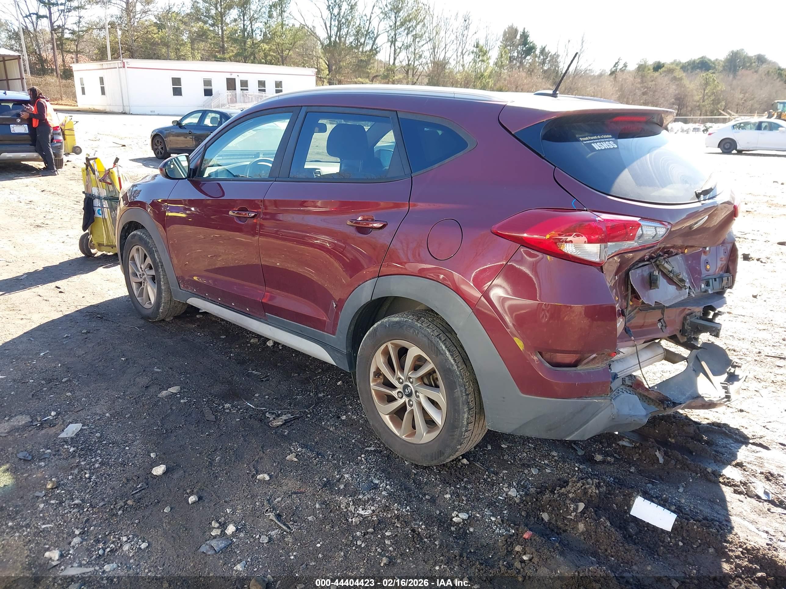 HYUNDAI TUCSON image 3