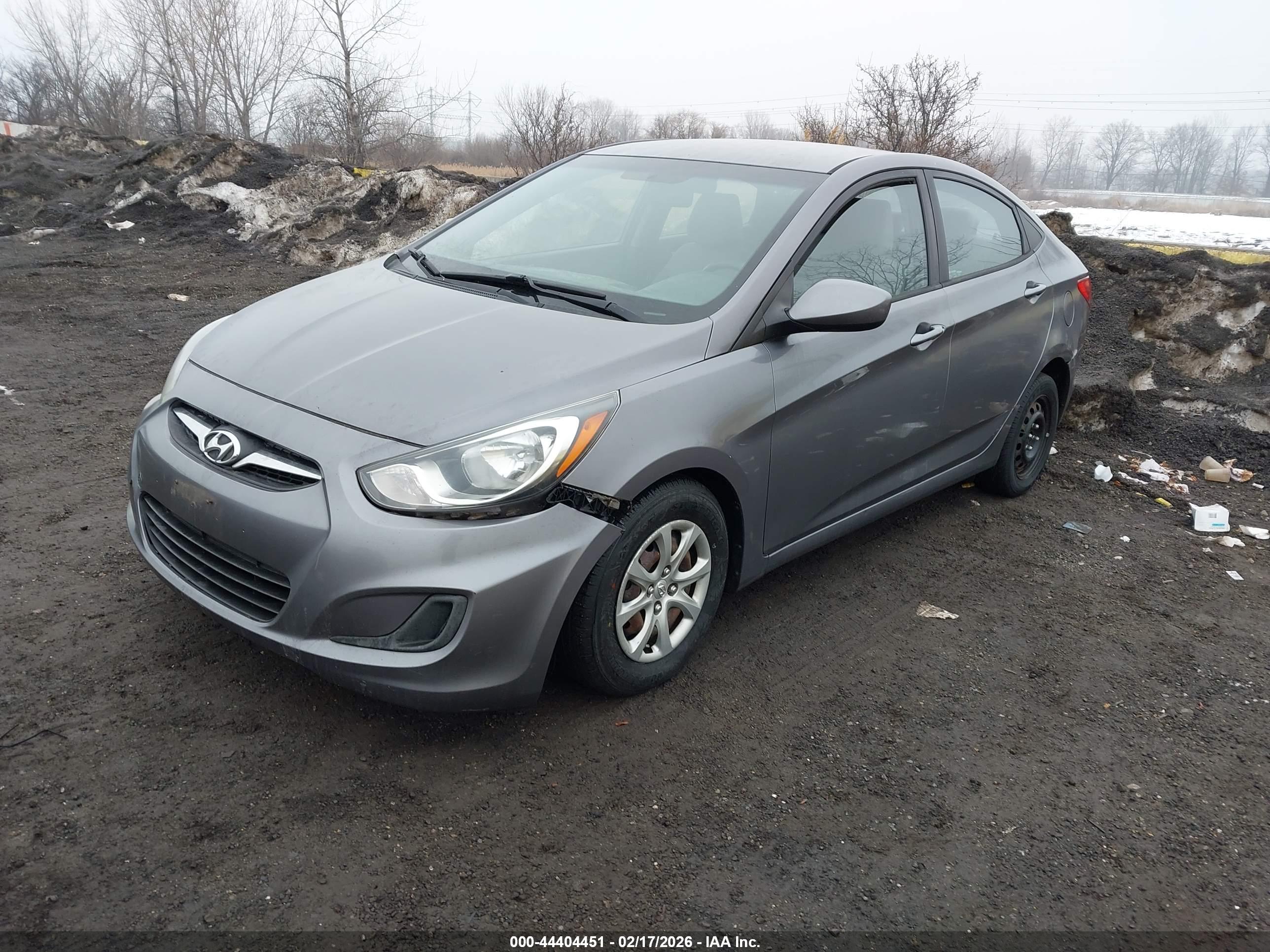 HYUNDAI ACCENT image 2