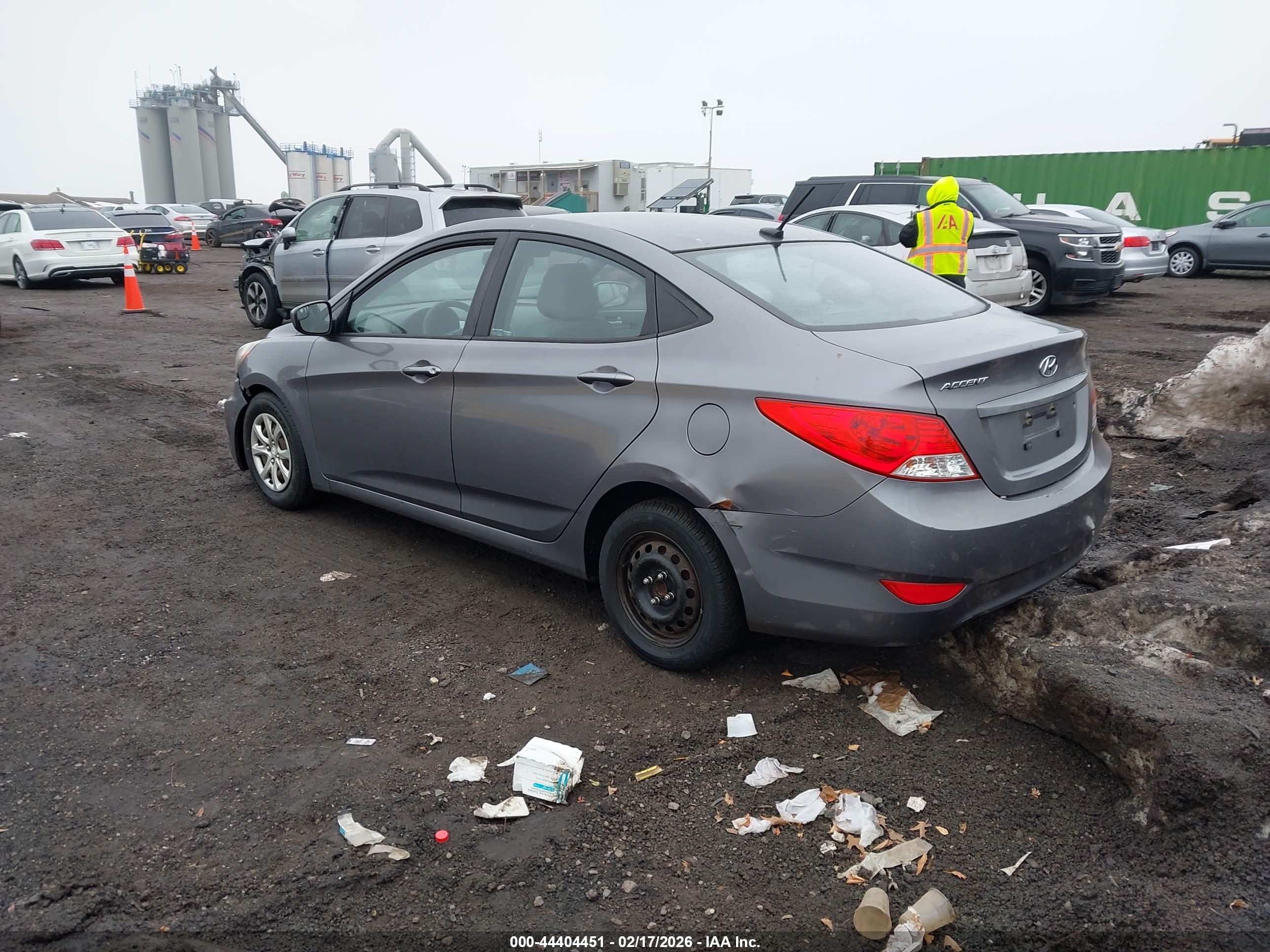 HYUNDAI ACCENT image 3