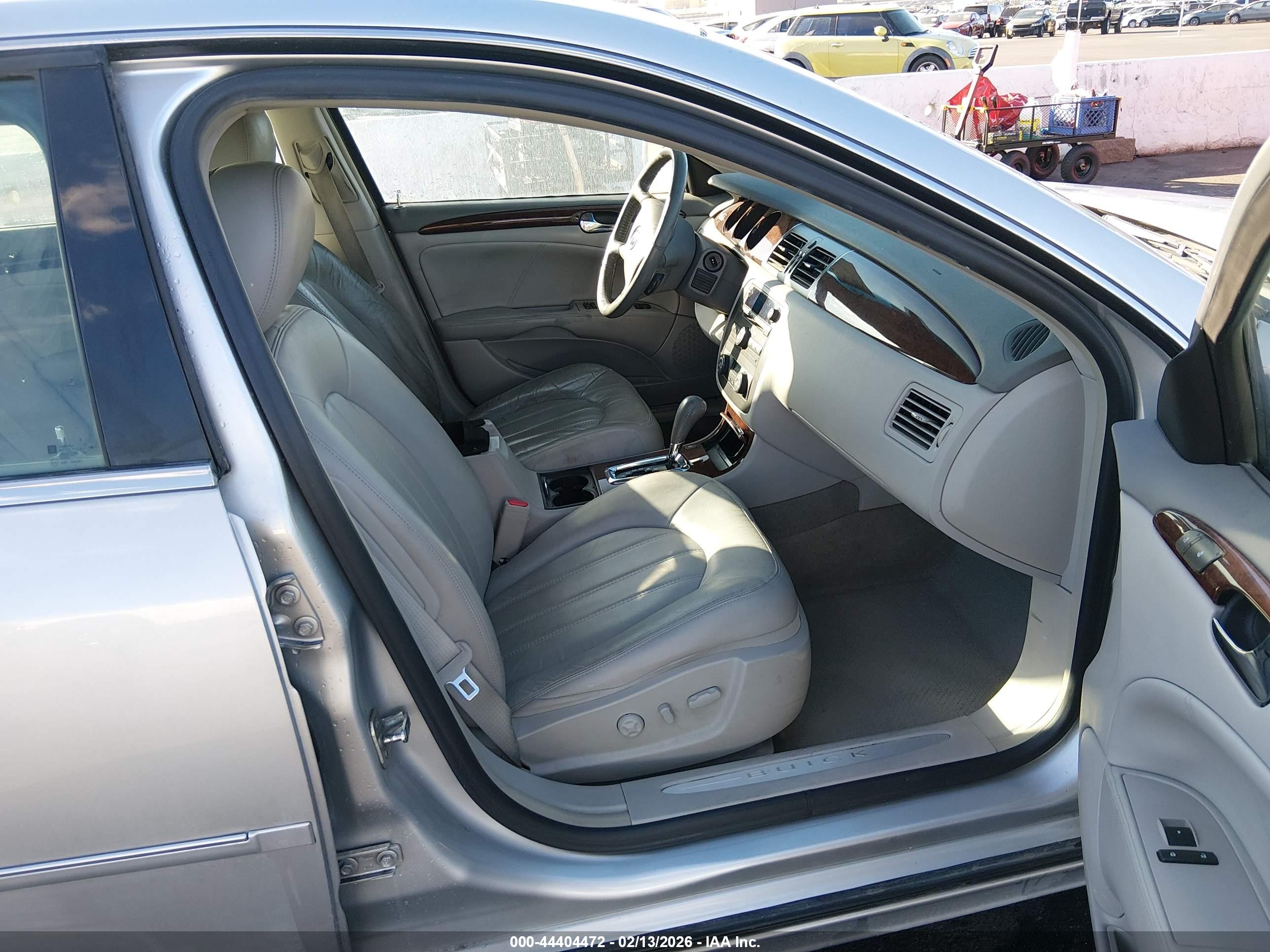 BUICK LUCERNE image 5
