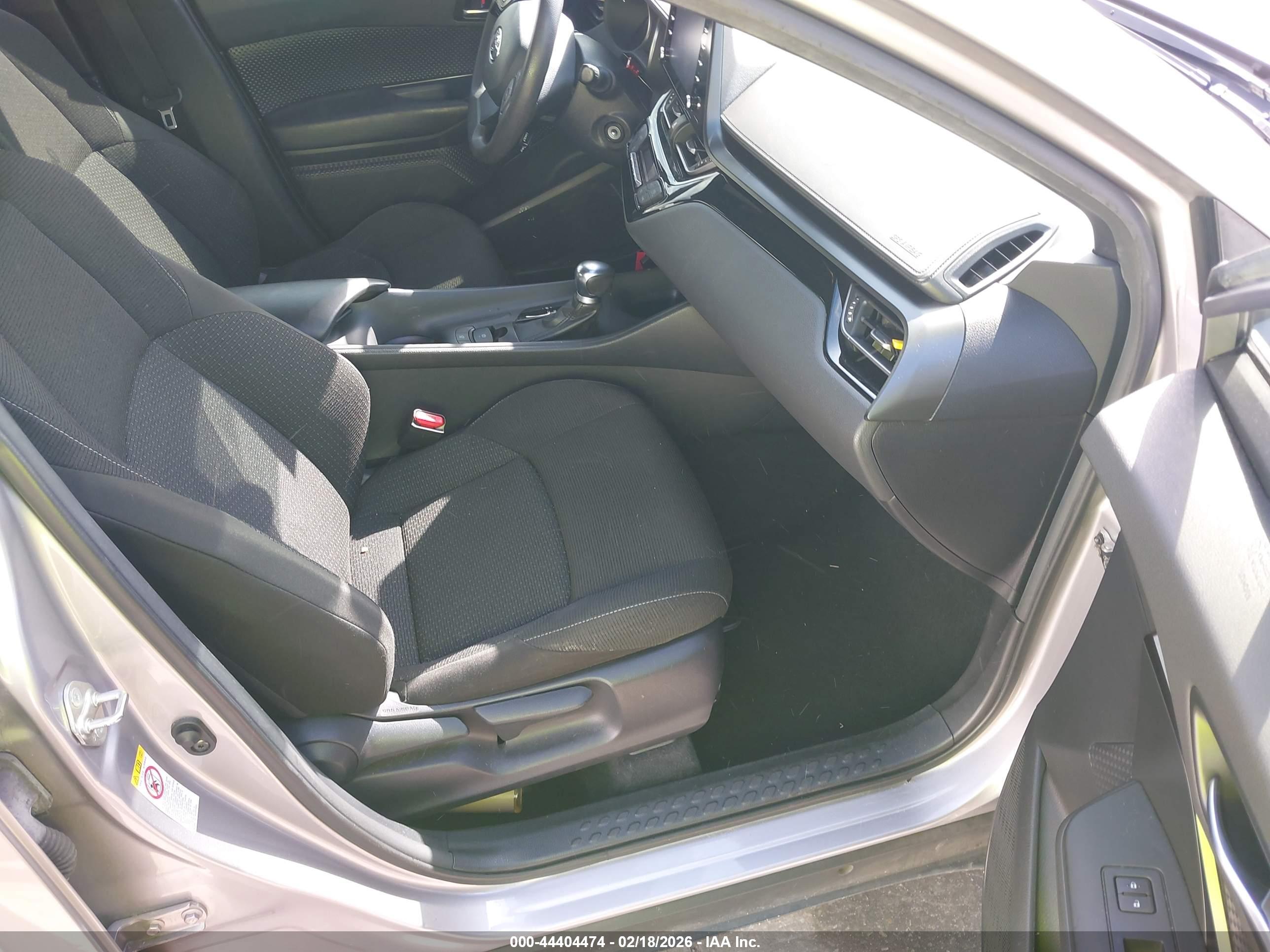 TOYOTA C-HR image 5