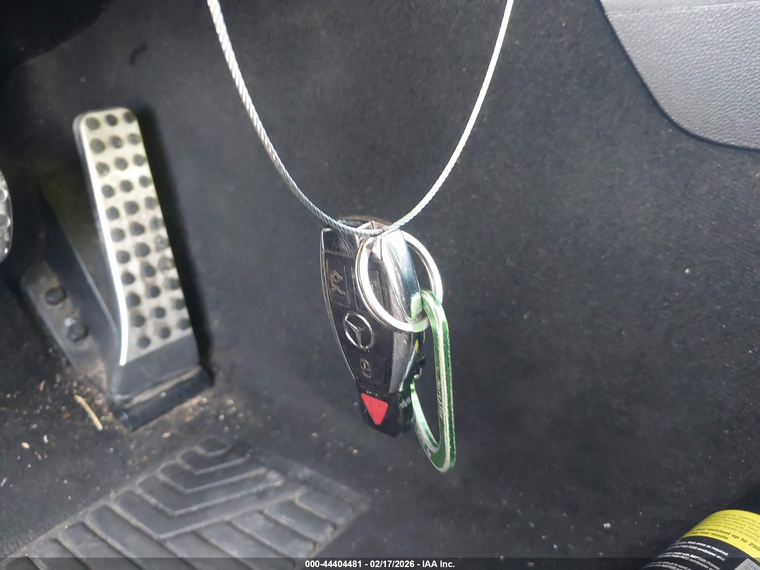 MERCEDES-BENZ E image 11