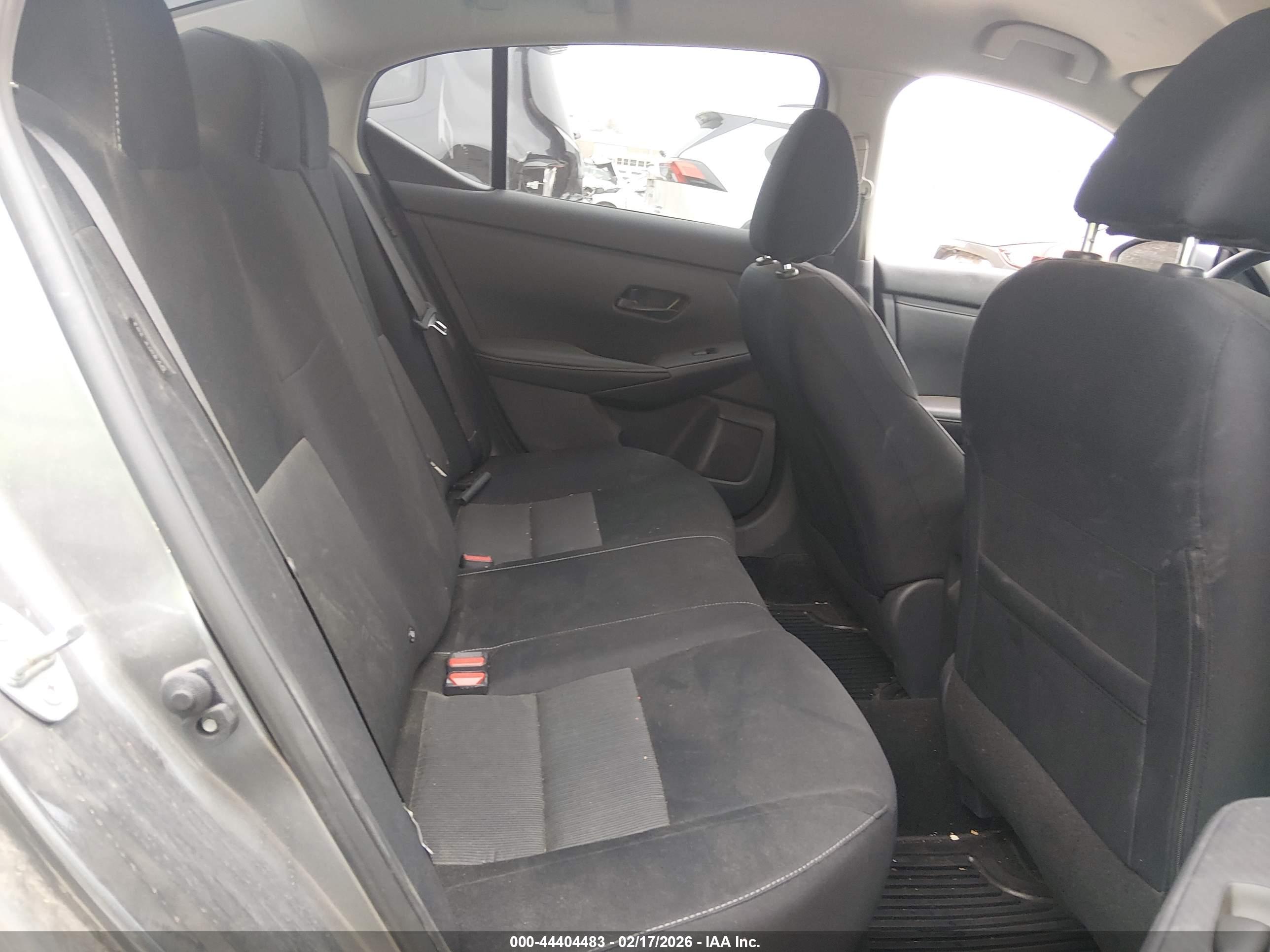 NISSAN SENTRA image 8