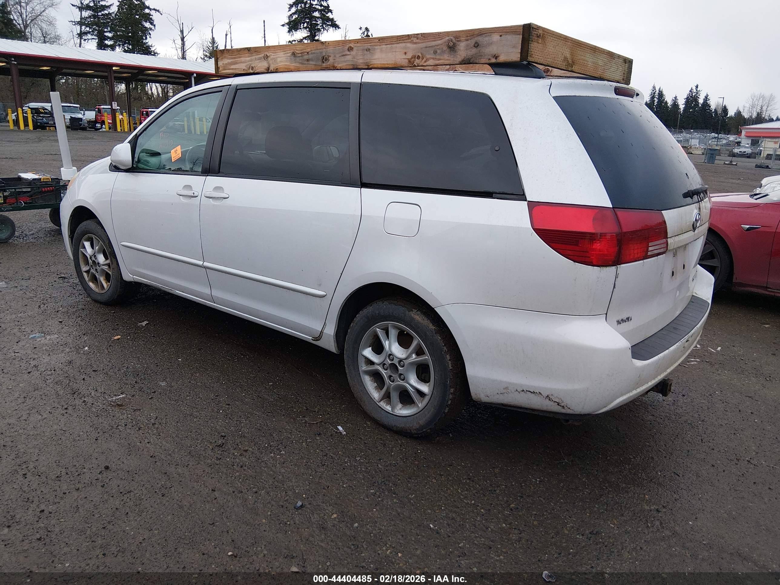 TOYOTA SIENNA image 3