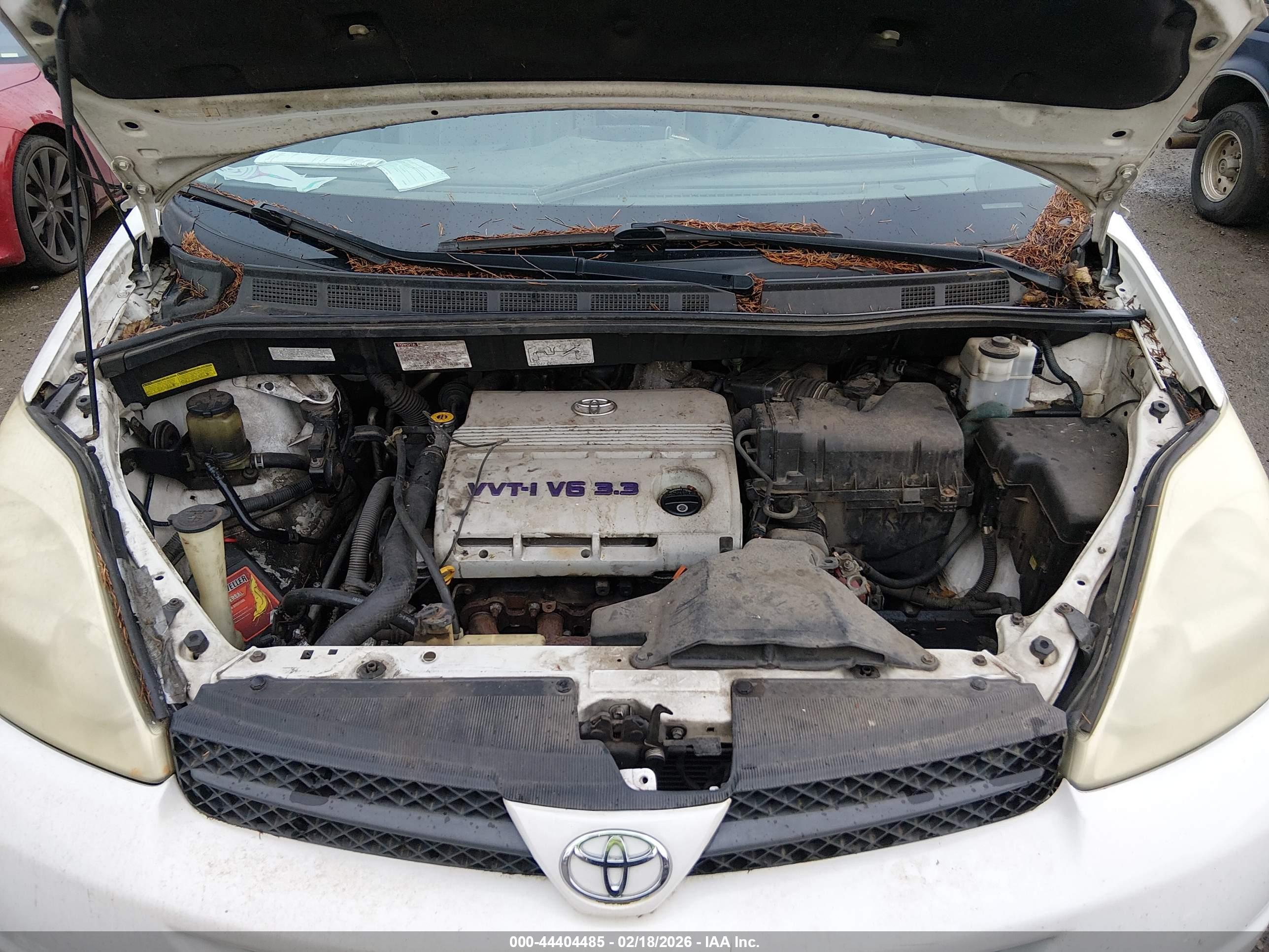 TOYOTA SIENNA image 6