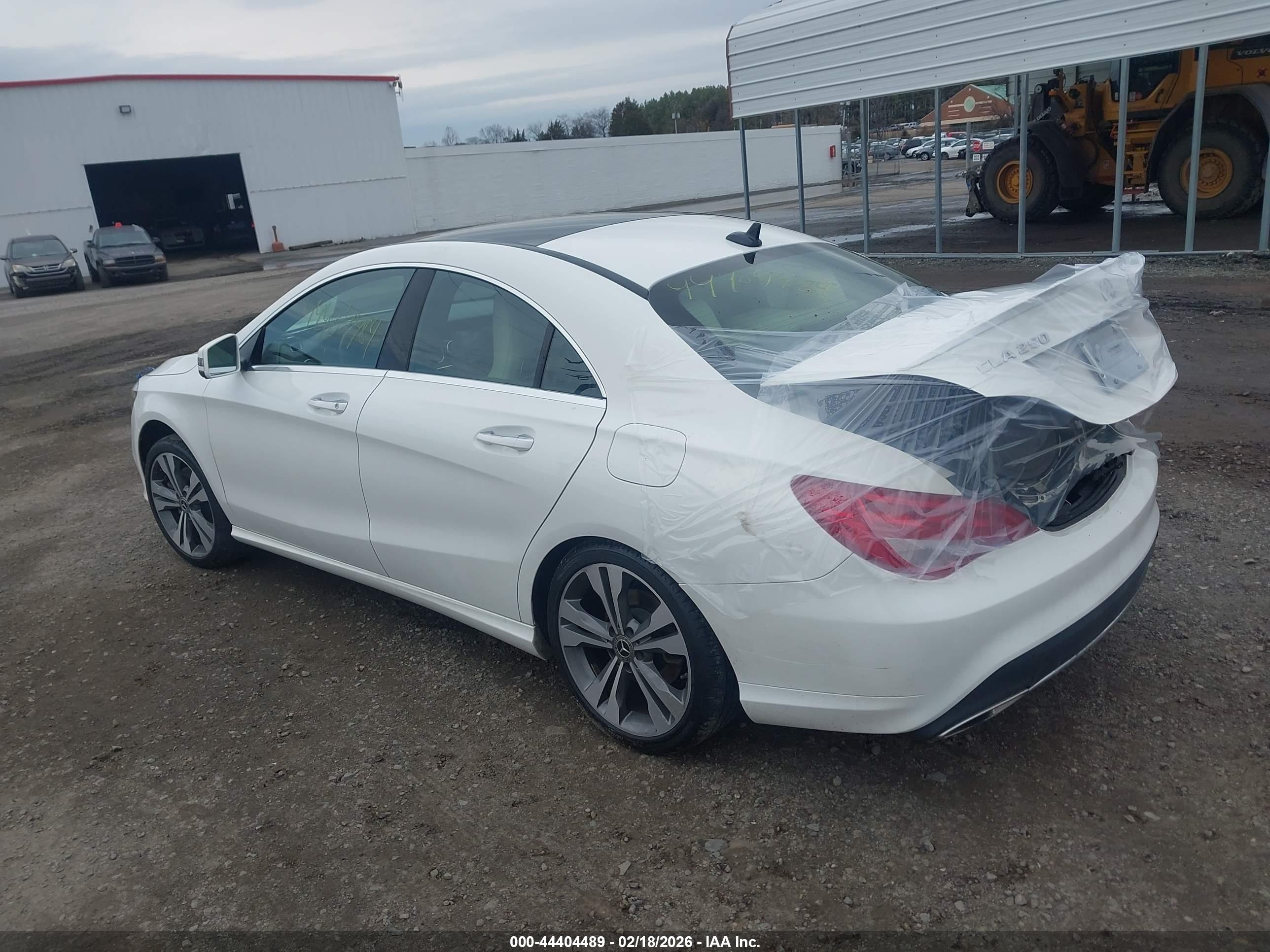 MERCEDES-BENZ CLA image 3