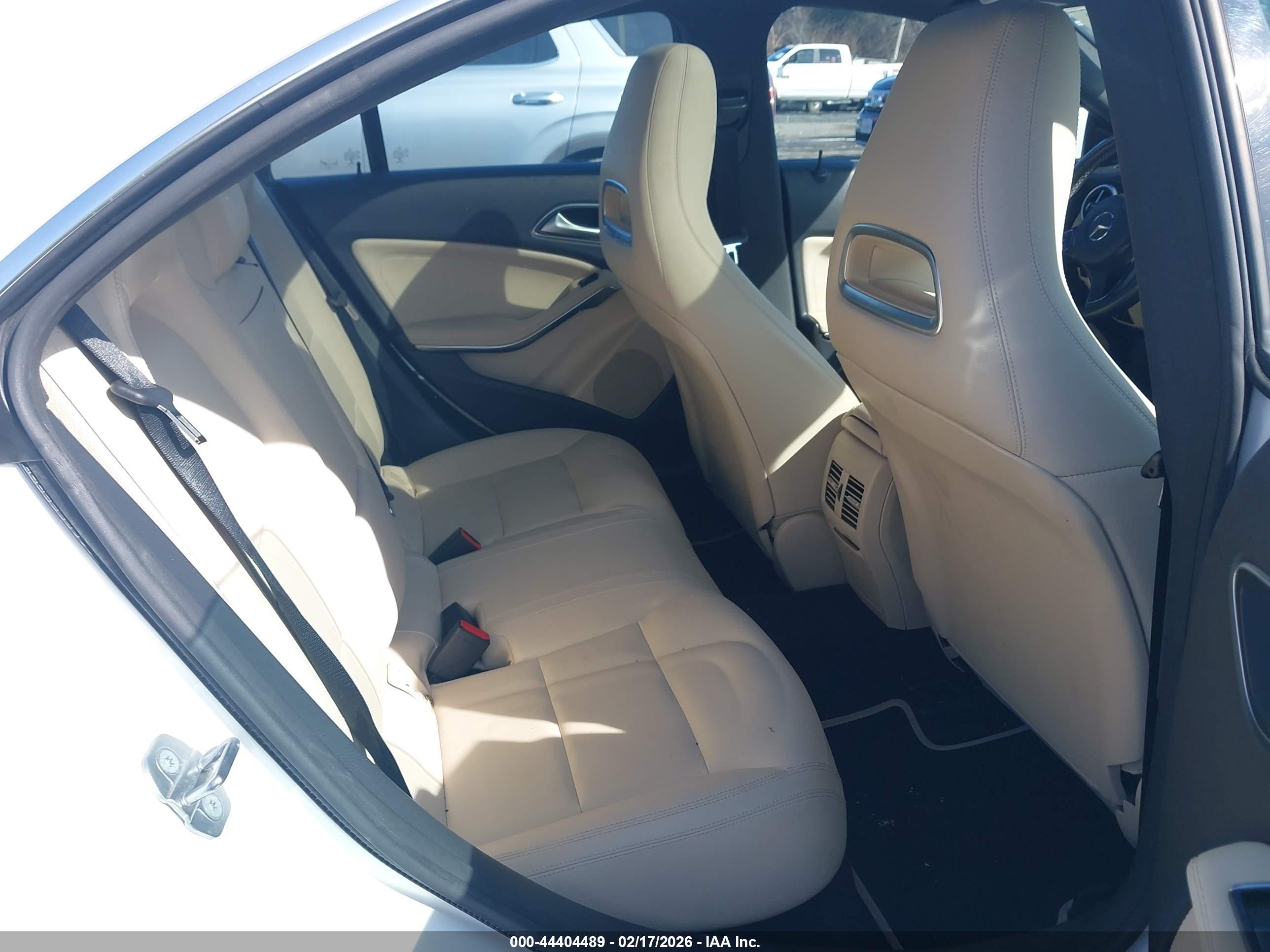 MERCEDES-BENZ CLA image 8