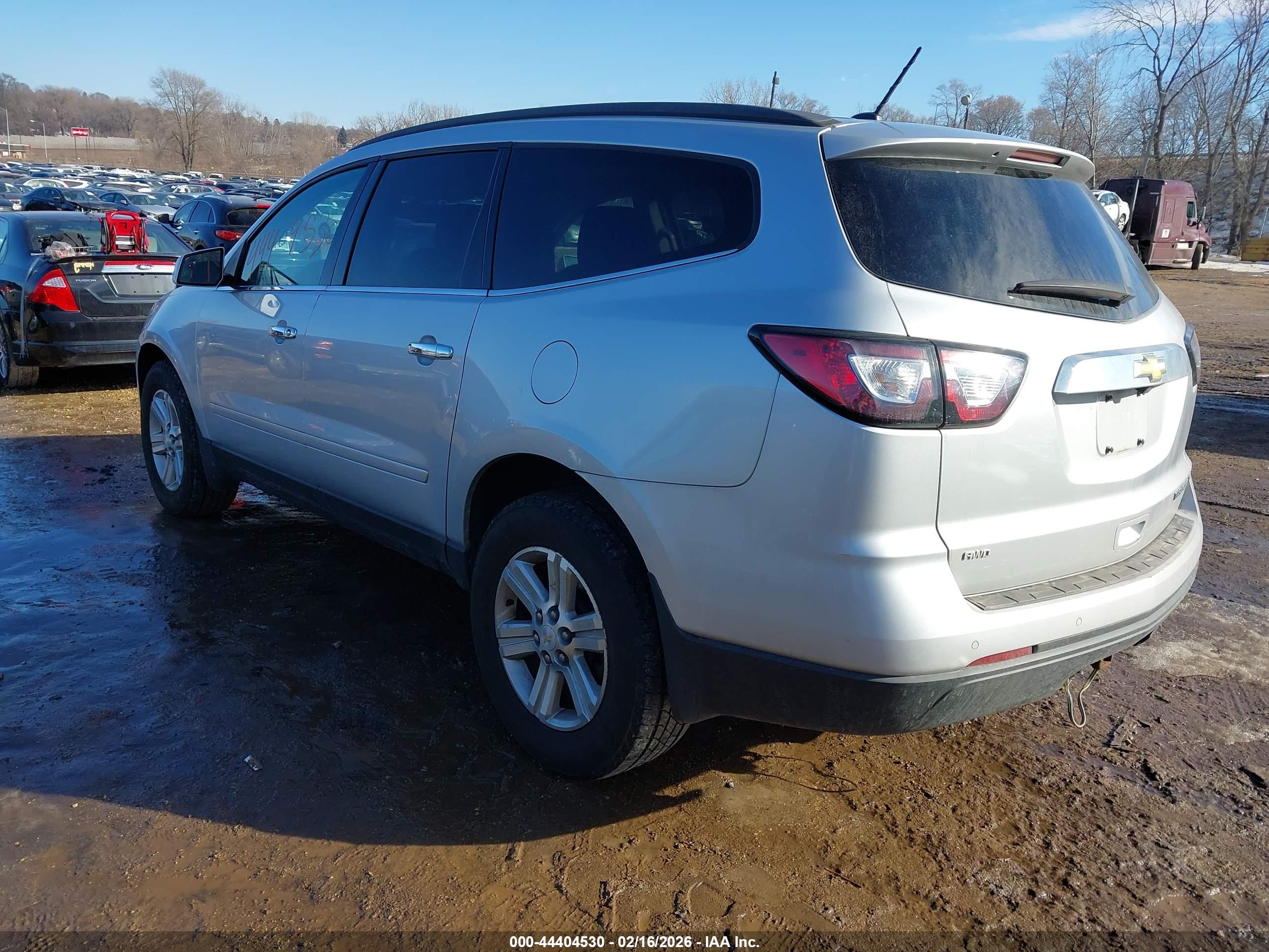 CHEVROLET TRAVERSE image 3