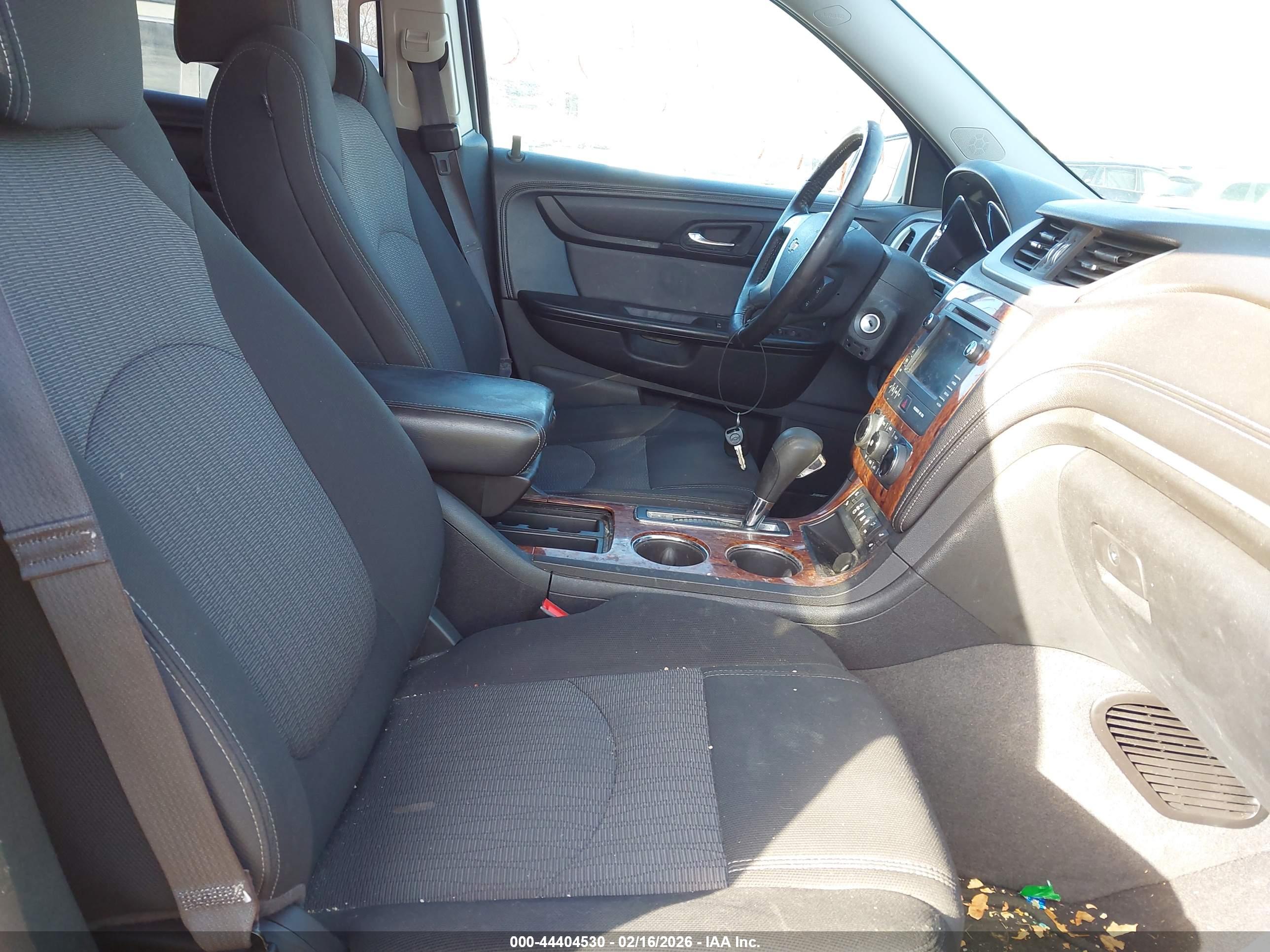CHEVROLET TRAVERSE image 5