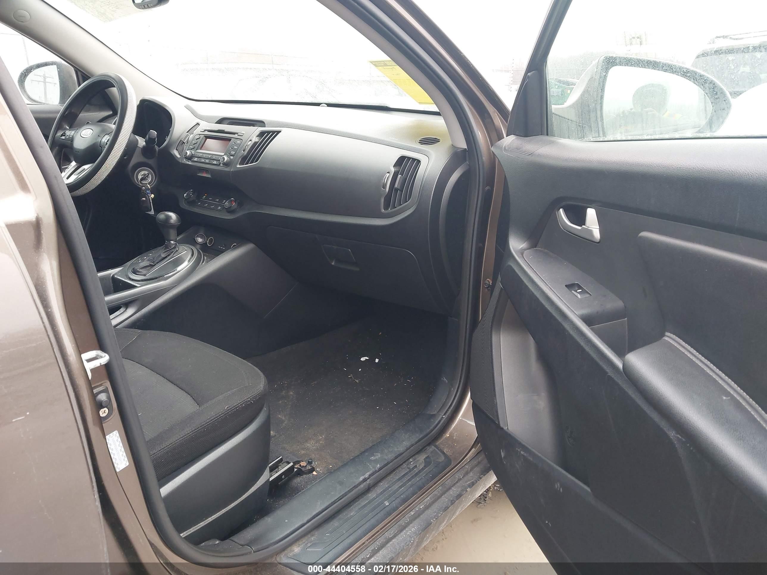 KIA SPORTAGE image 5