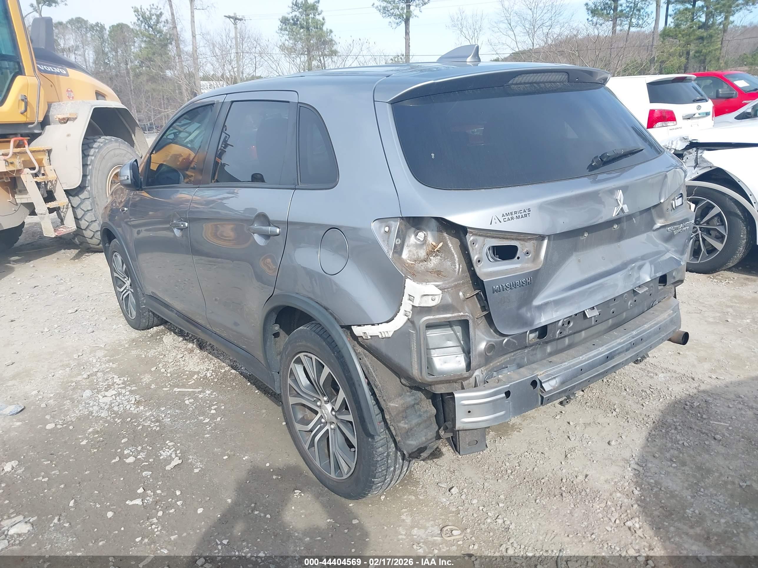 MITSUBISHI OUTLANDER image 3