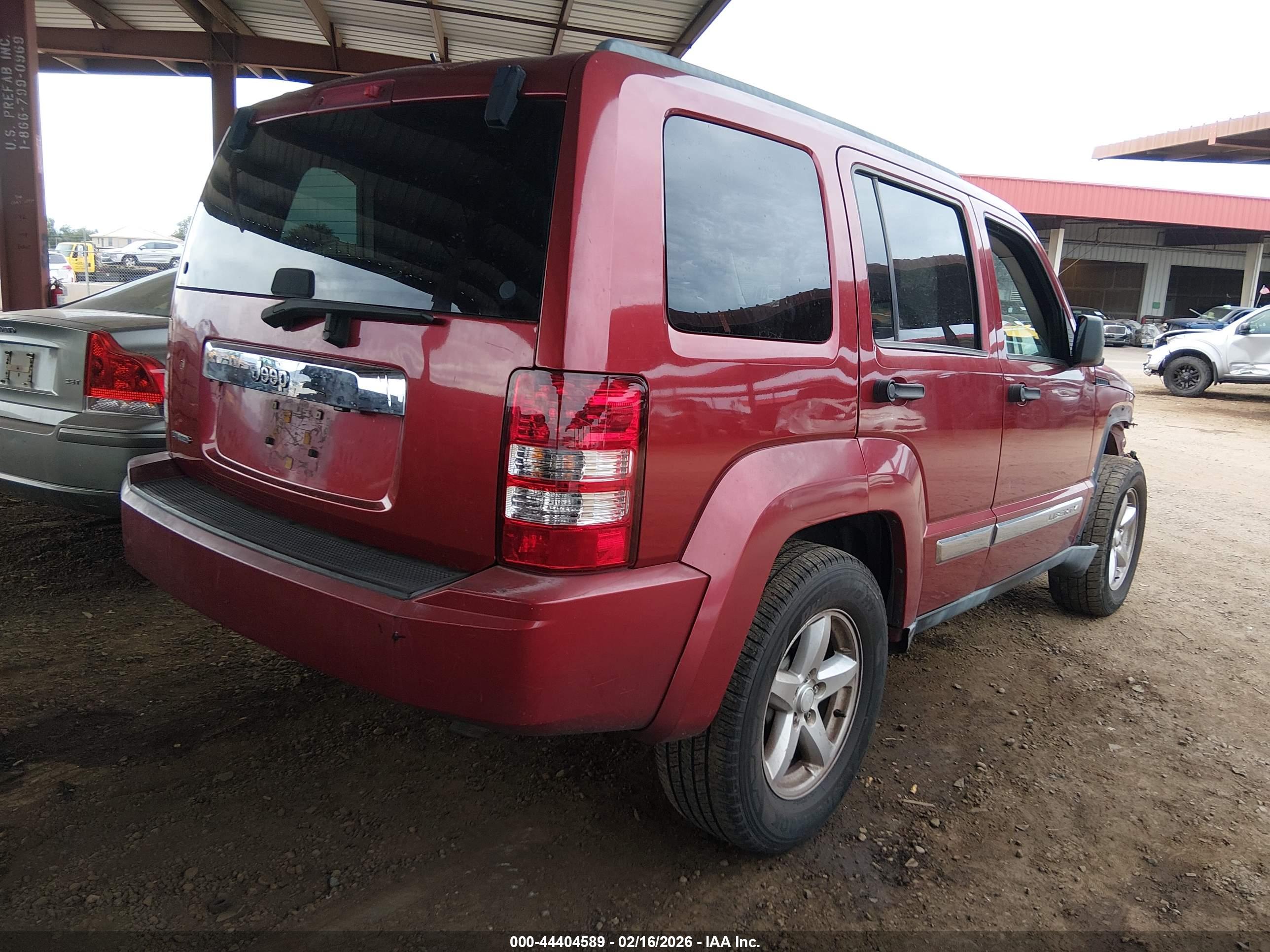 JEEP LIBERTY image 4