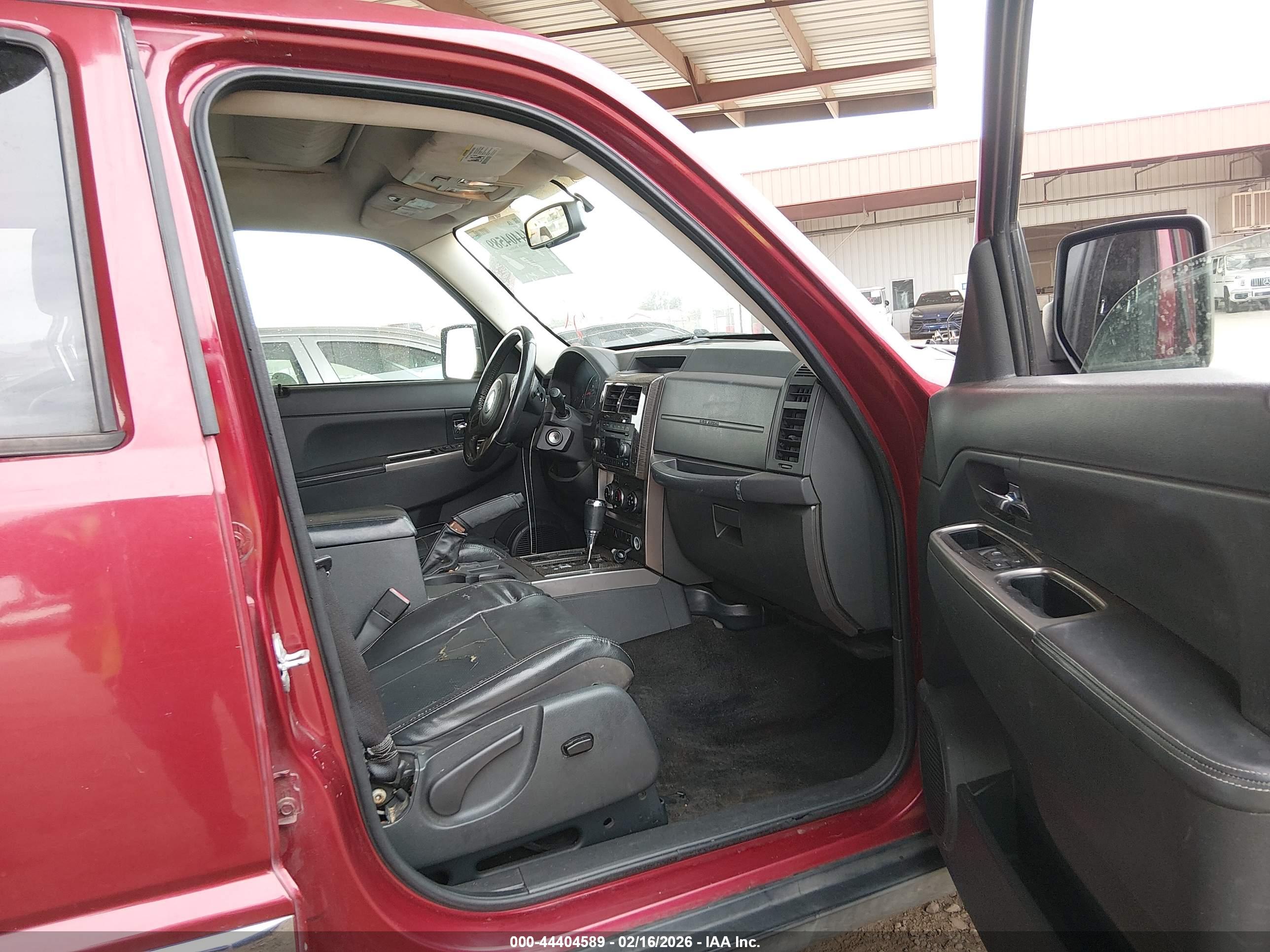 JEEP LIBERTY image 5