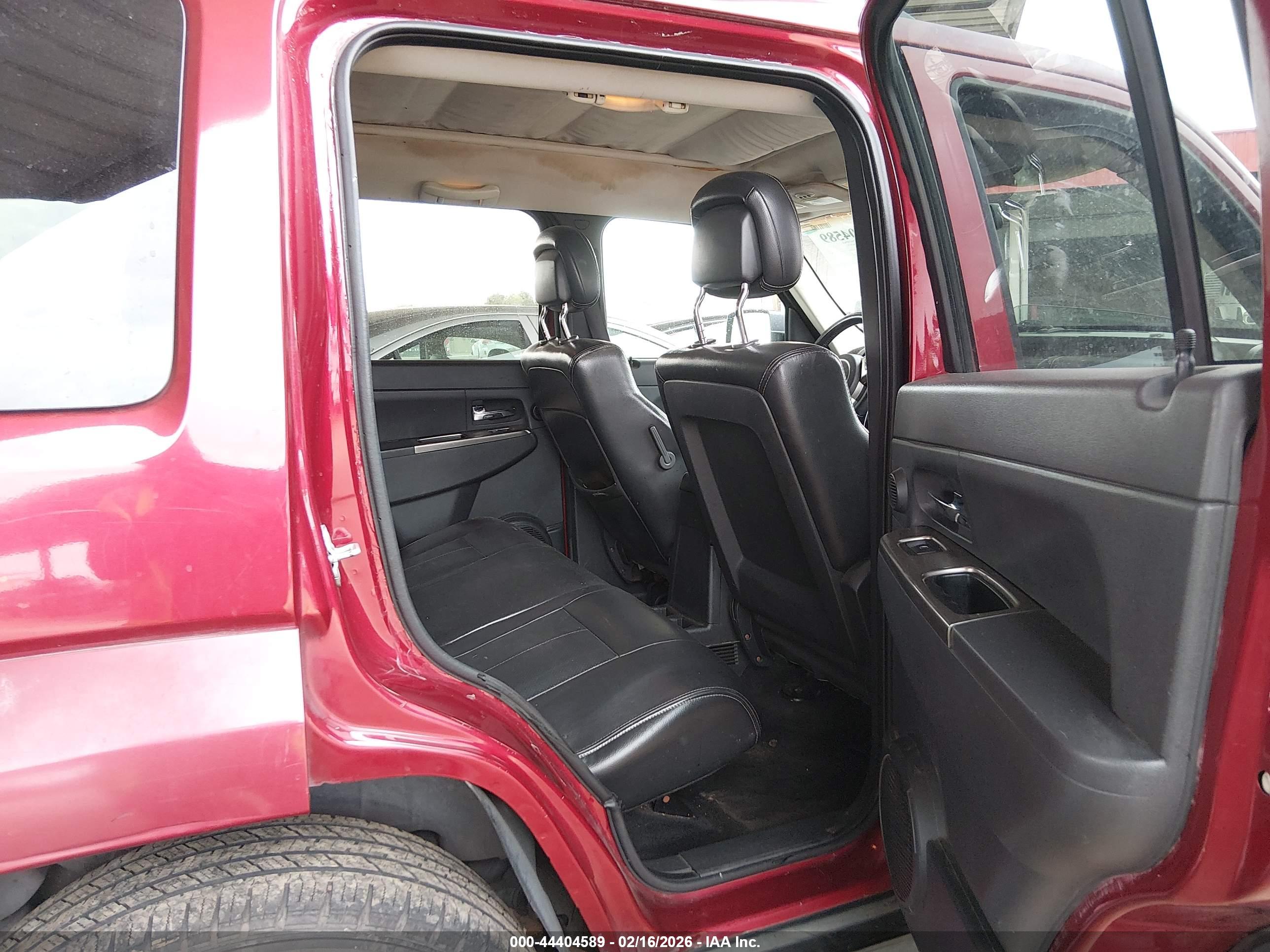 JEEP LIBERTY image 8