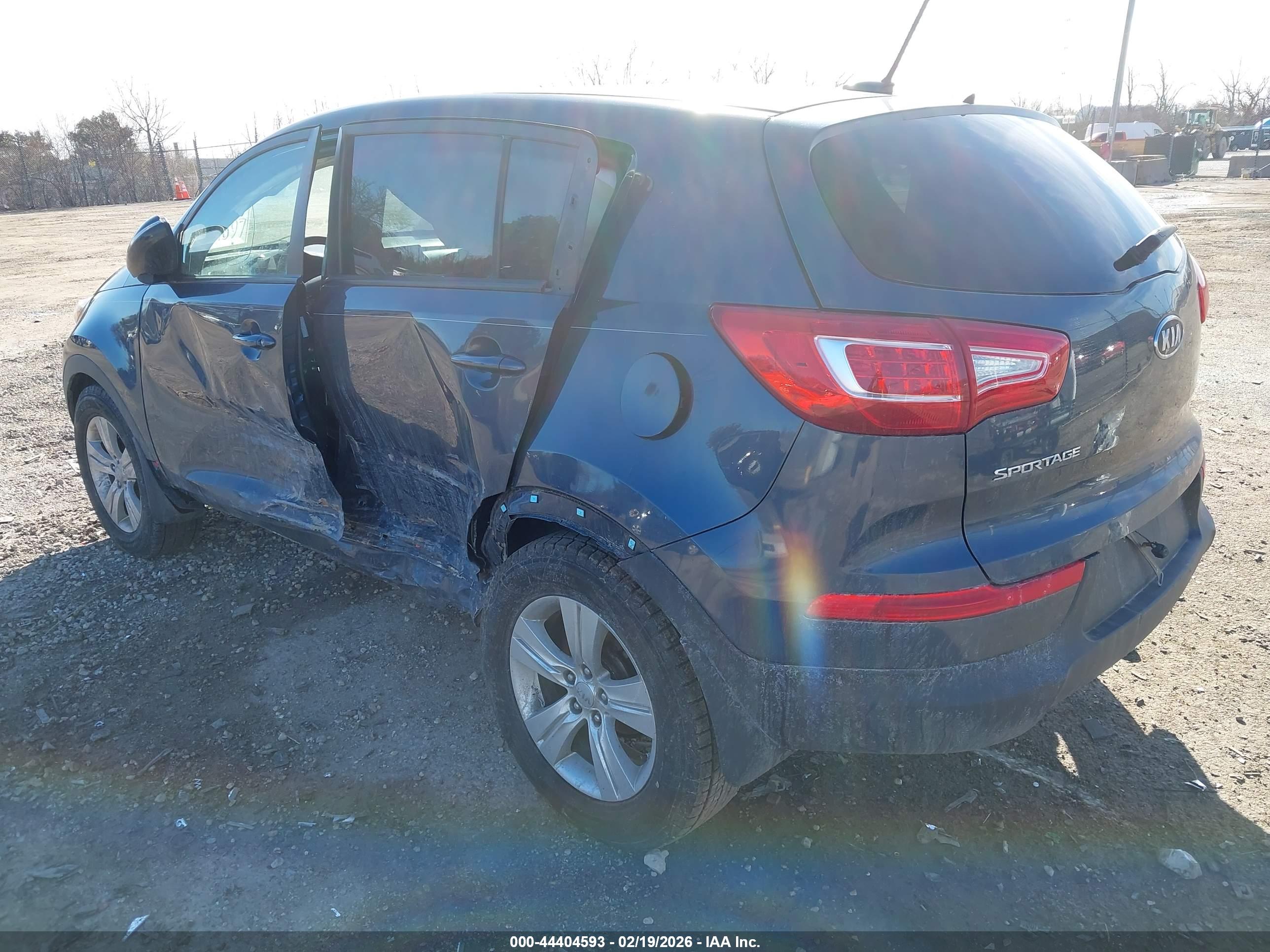 KIA SPORTAGE image 3