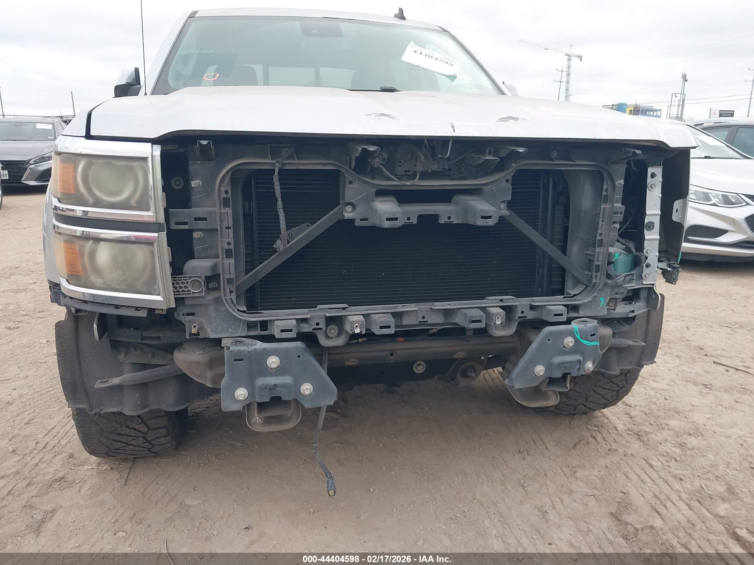 CHEVROLET SILVERADO image 6