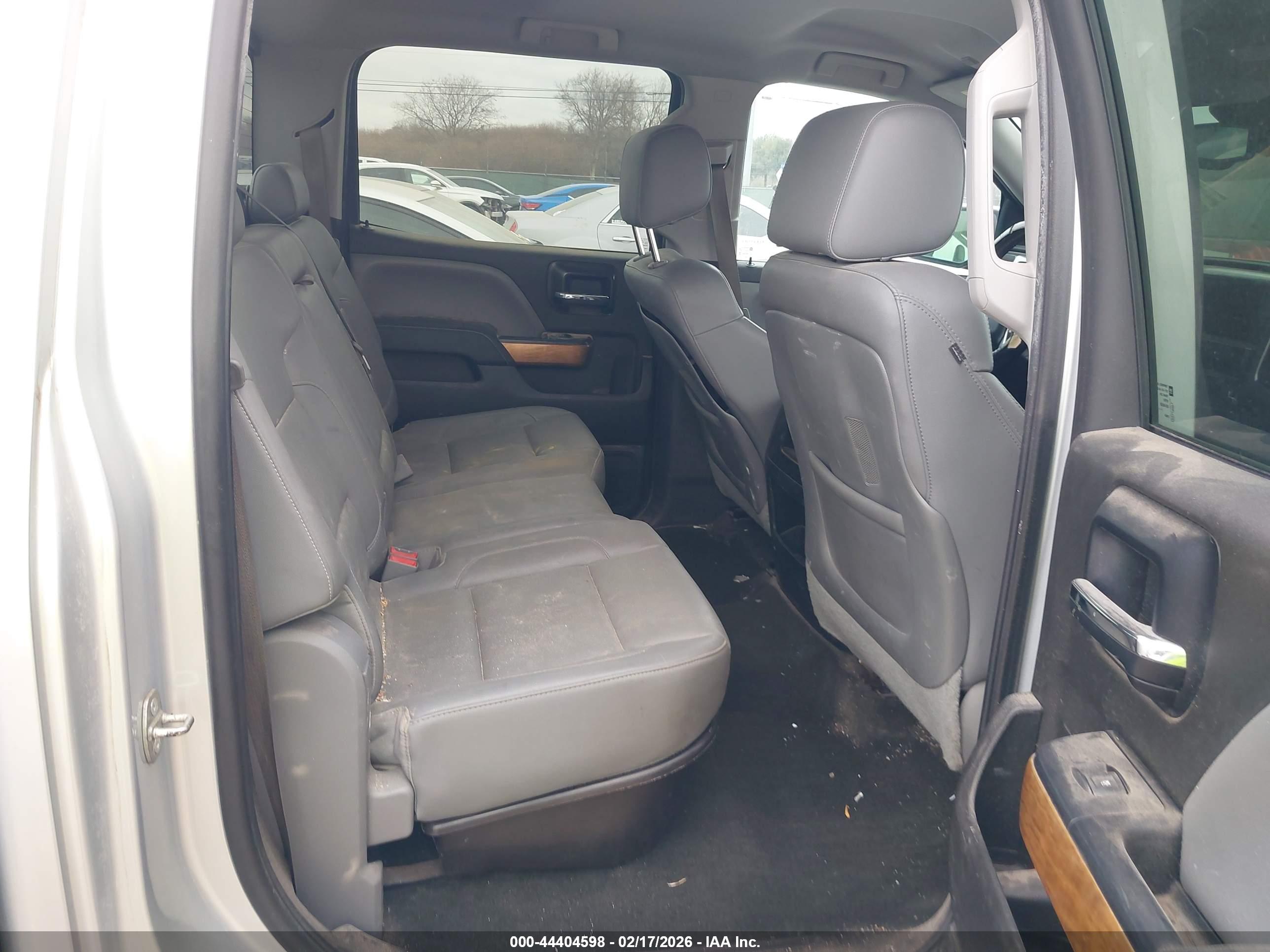 CHEVROLET SILVERADO image 8