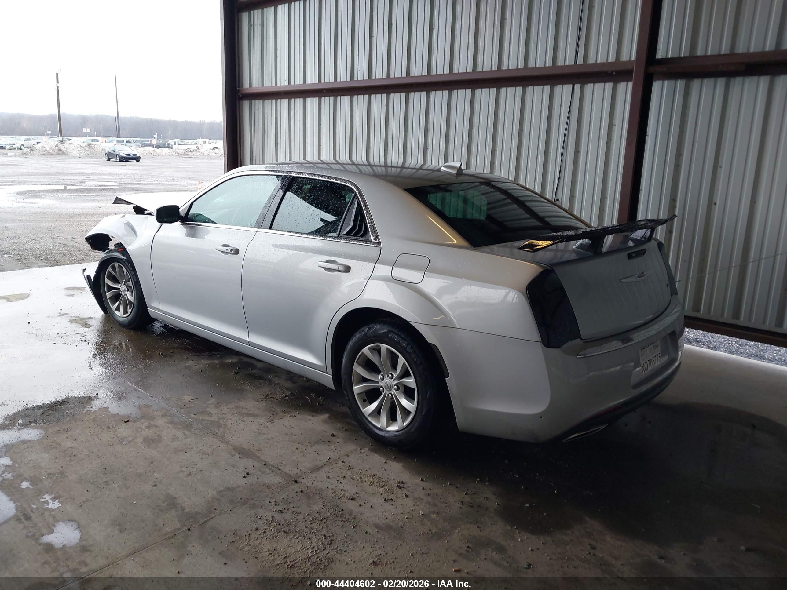 CHRYSLER 300 image 3
