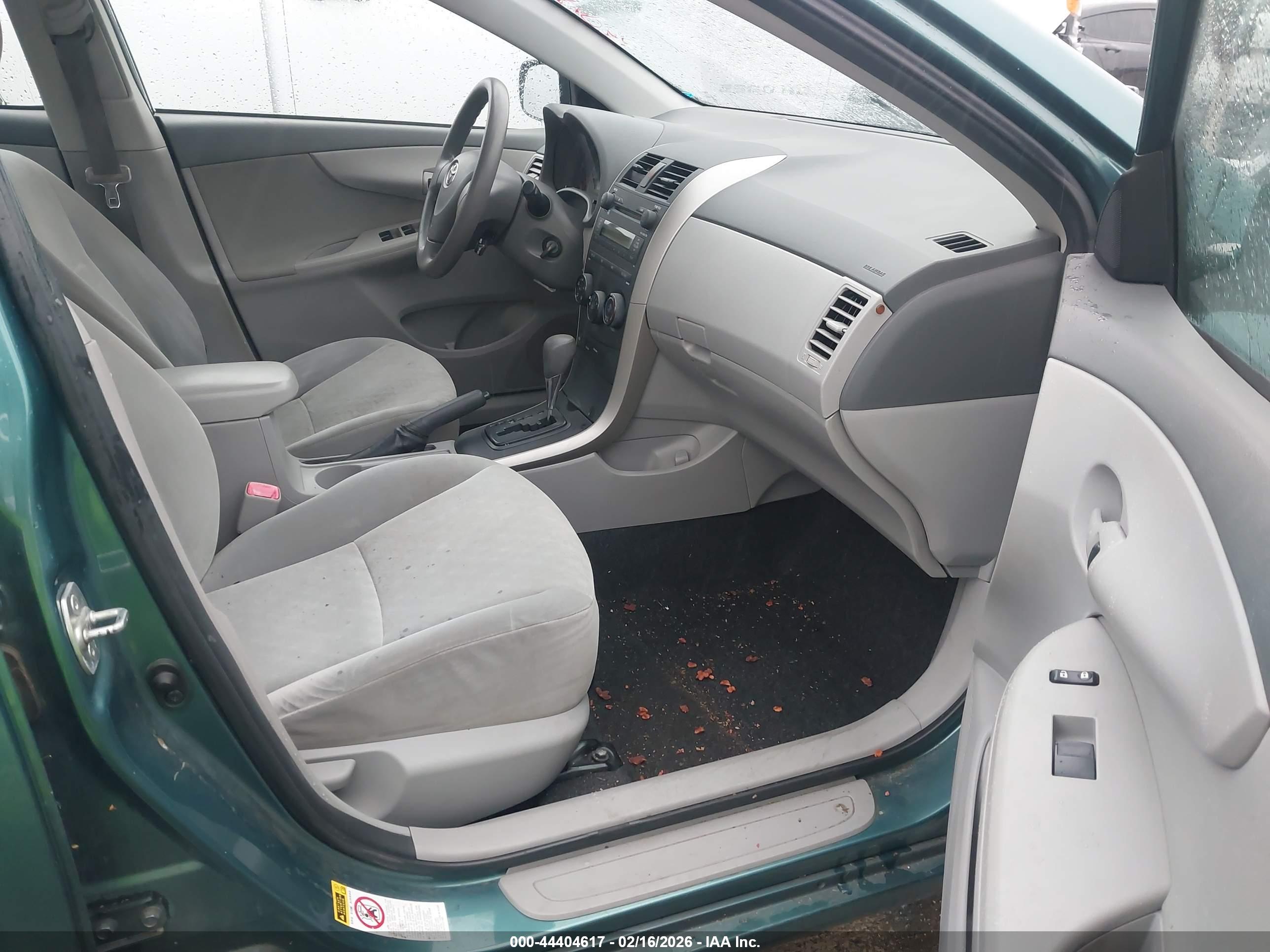 TOYOTA COROLLA image 5