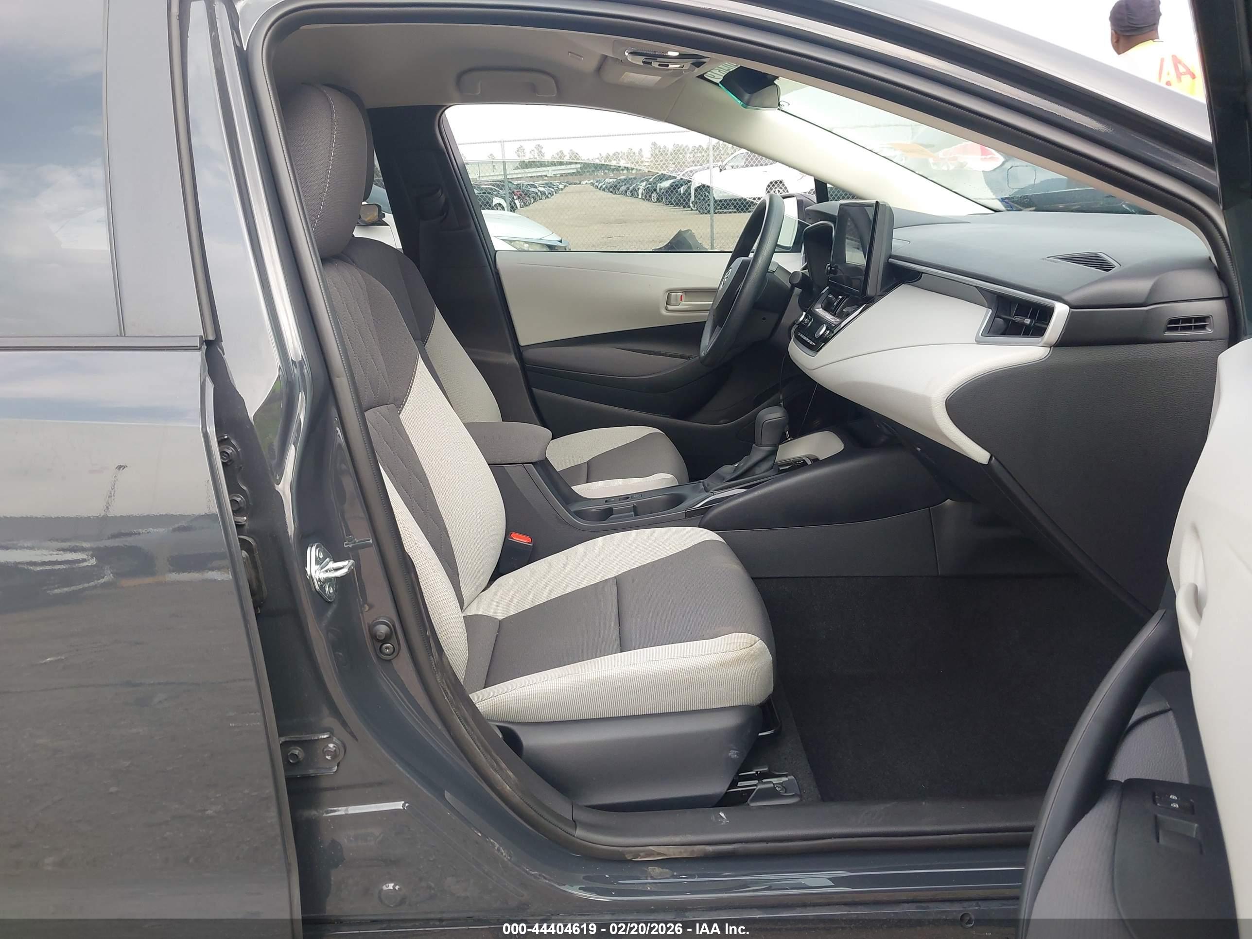 TOYOTA COROLLA image 5