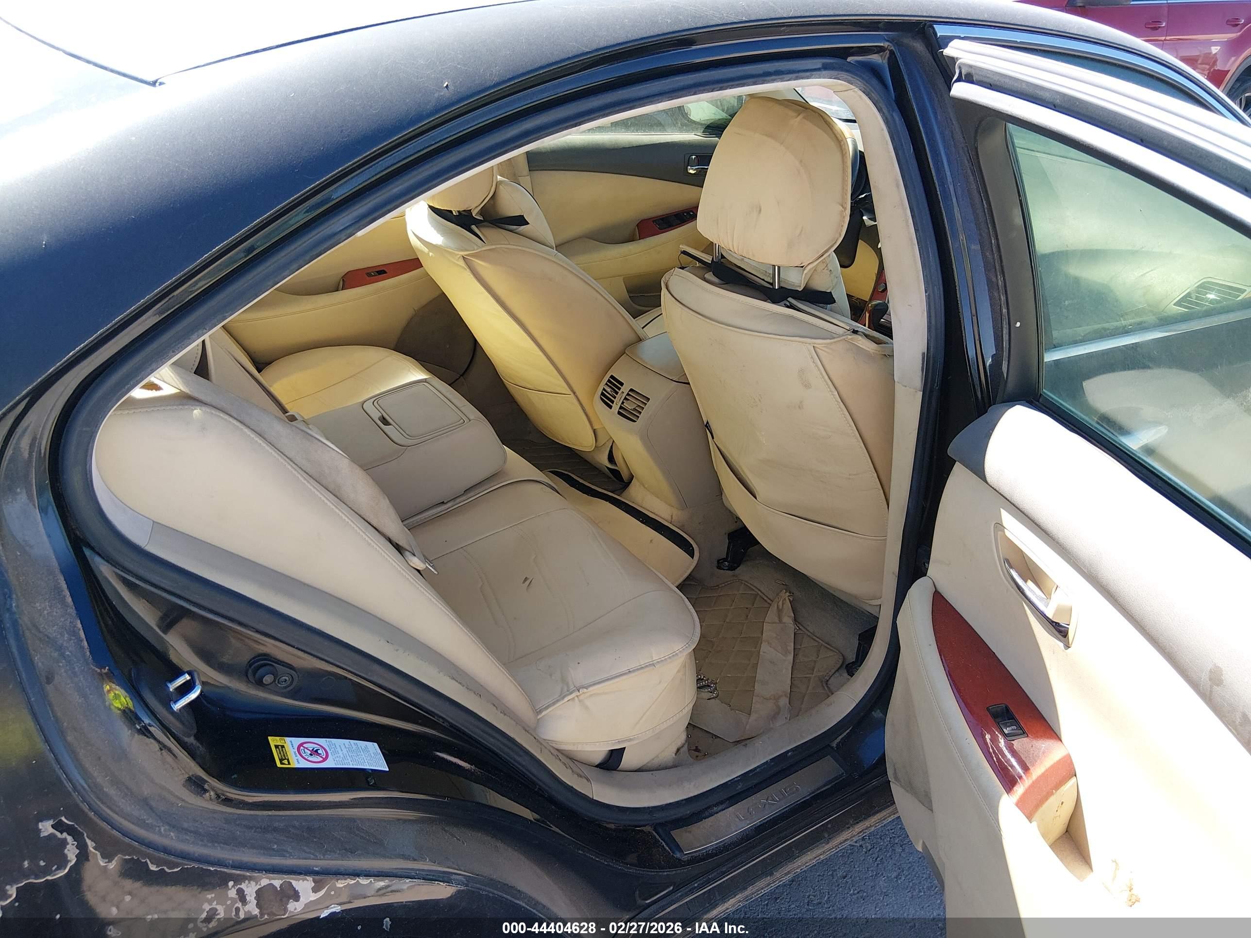 LEXUS ES image 8