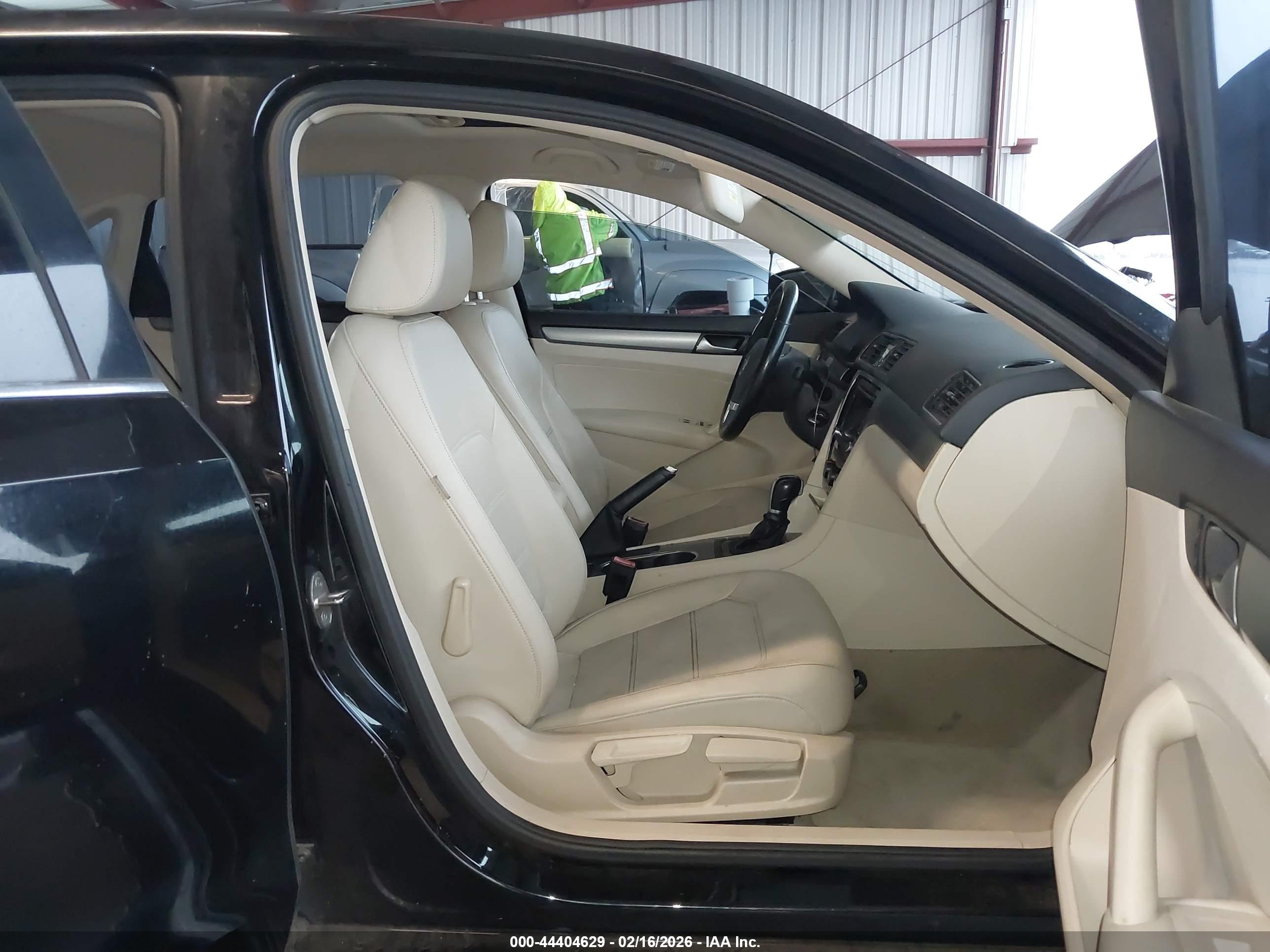 VOLKSWAGEN PASSAT image 5