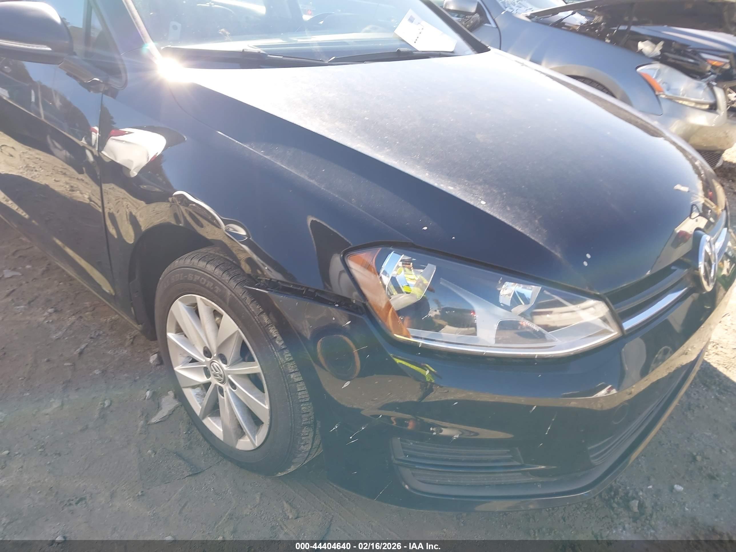 VOLKSWAGEN GOLF image 6