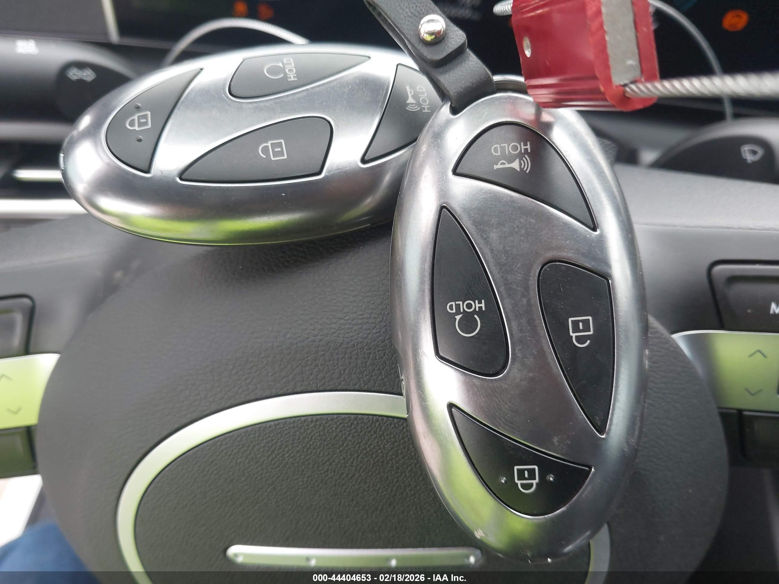 HYUNDAI SANTA image 11