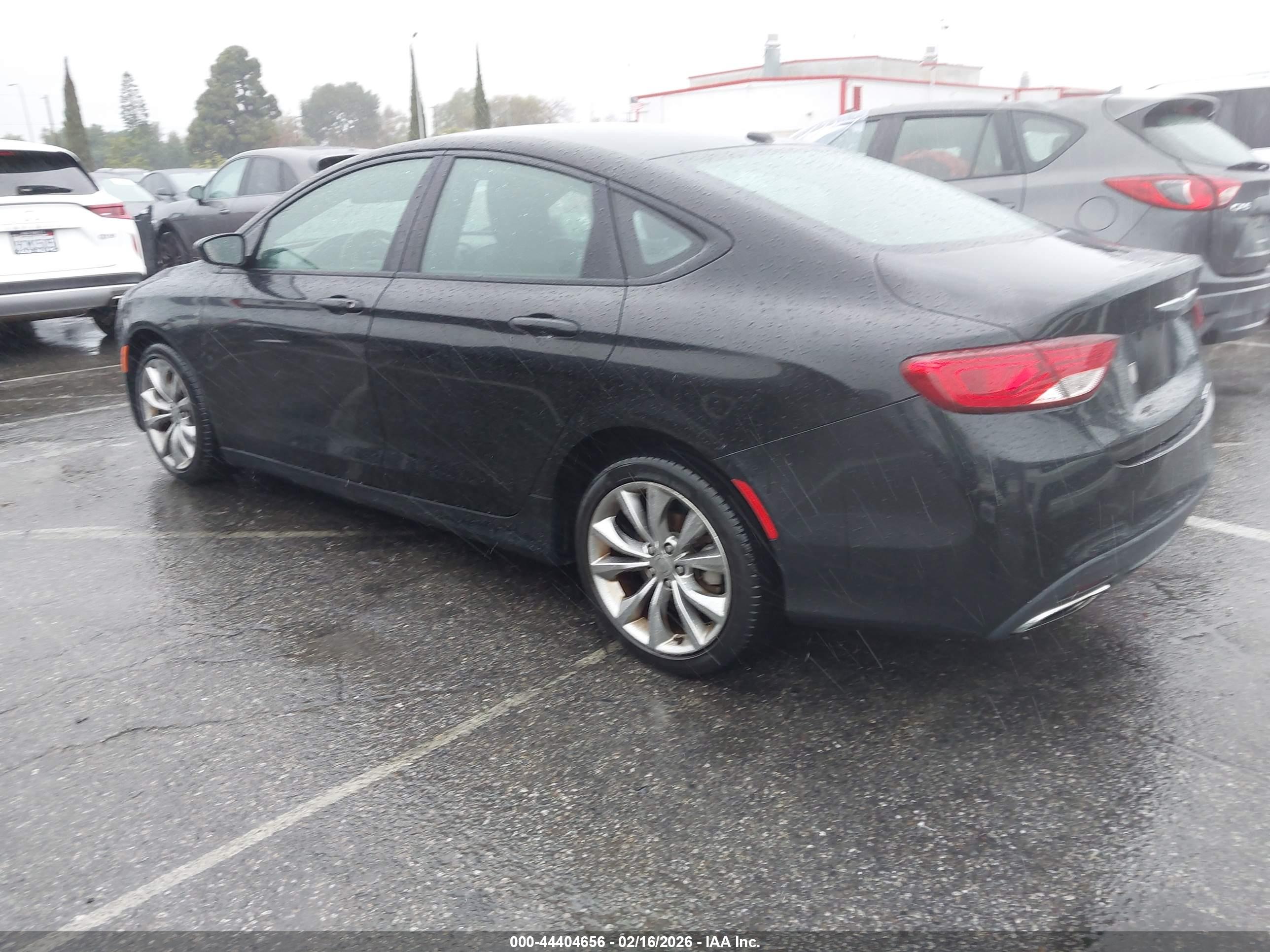 CHRYSLER 200 image 3