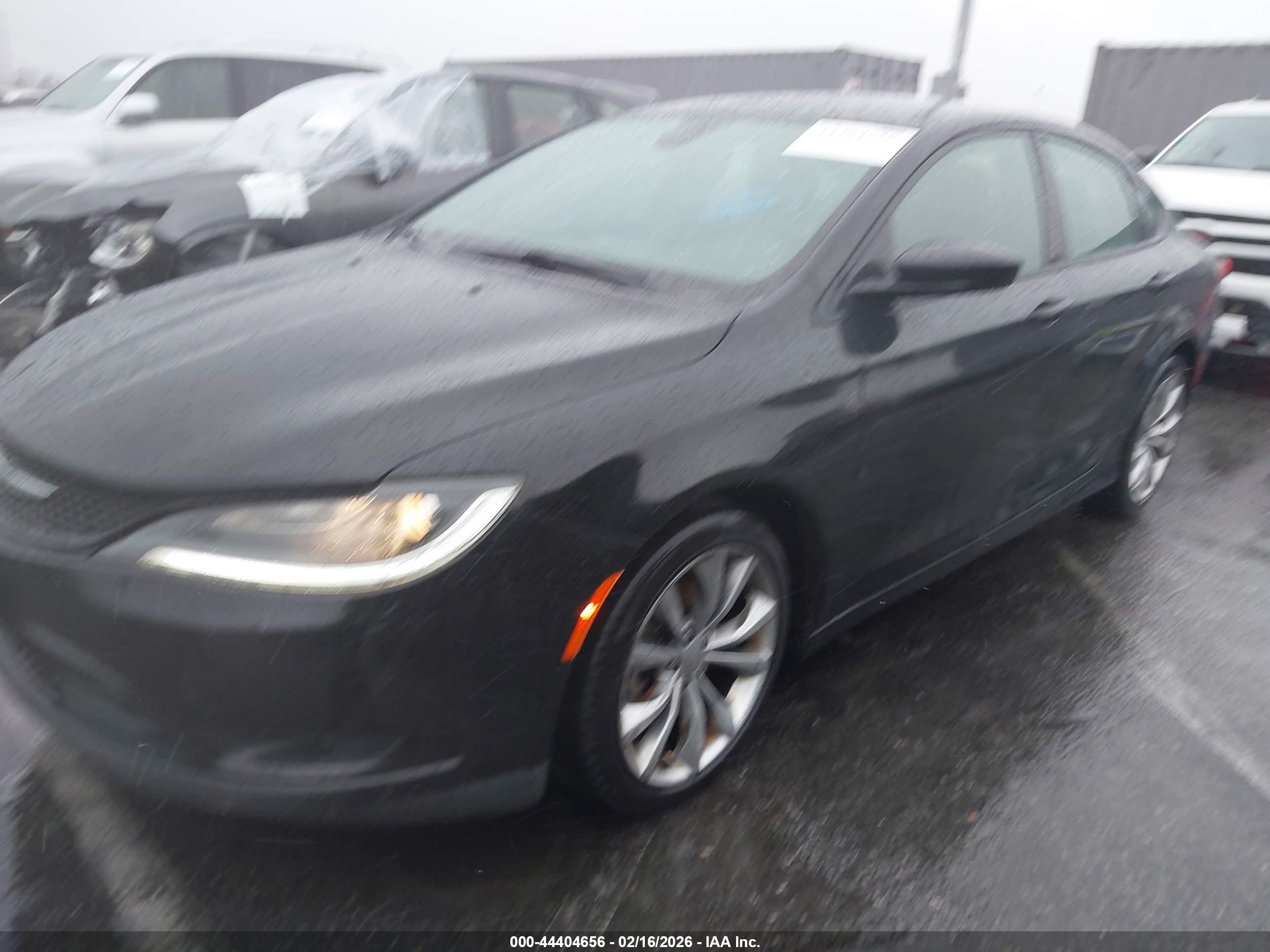 CHRYSLER 200 image 6