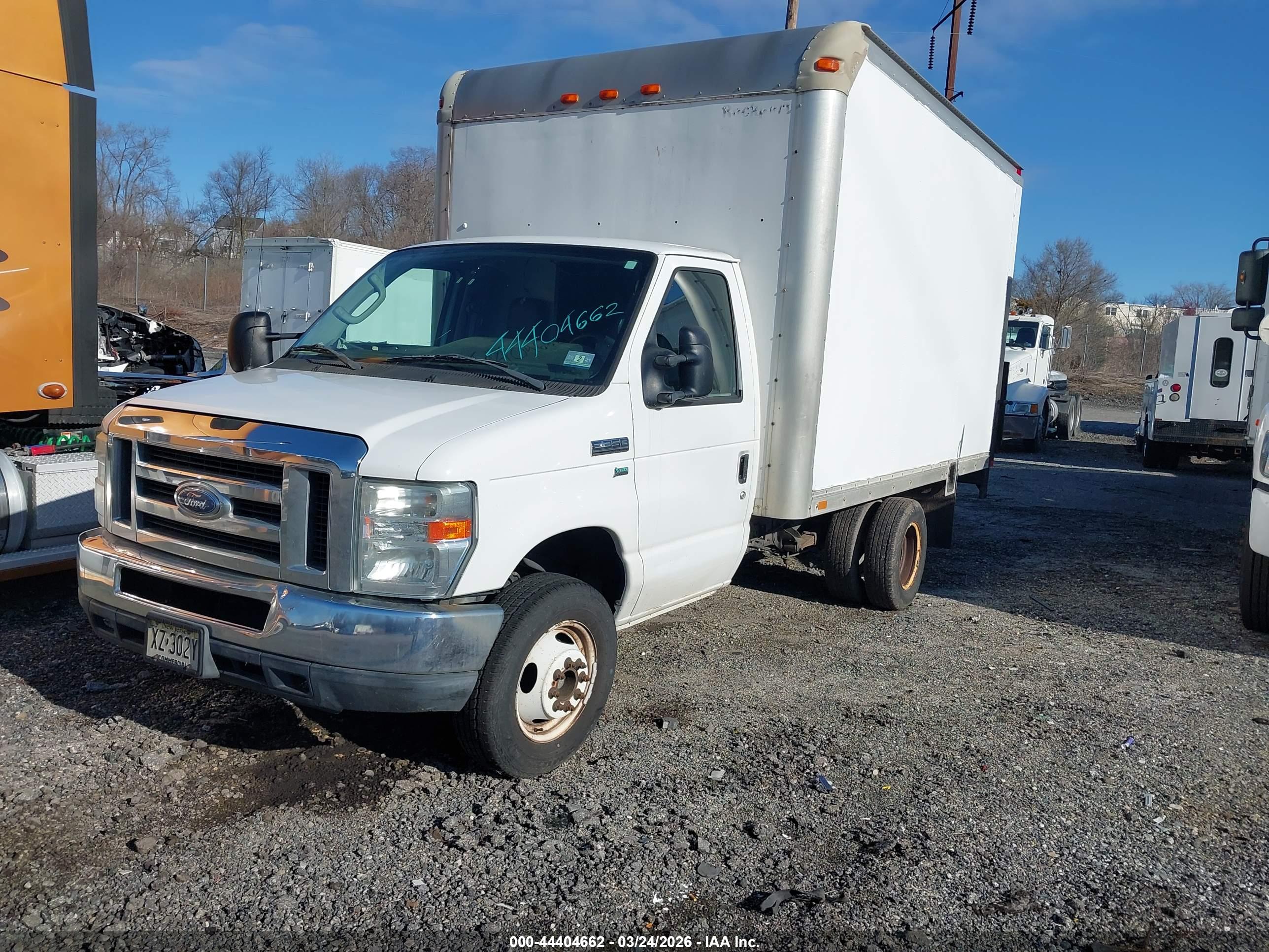 FORD E-350 image 2