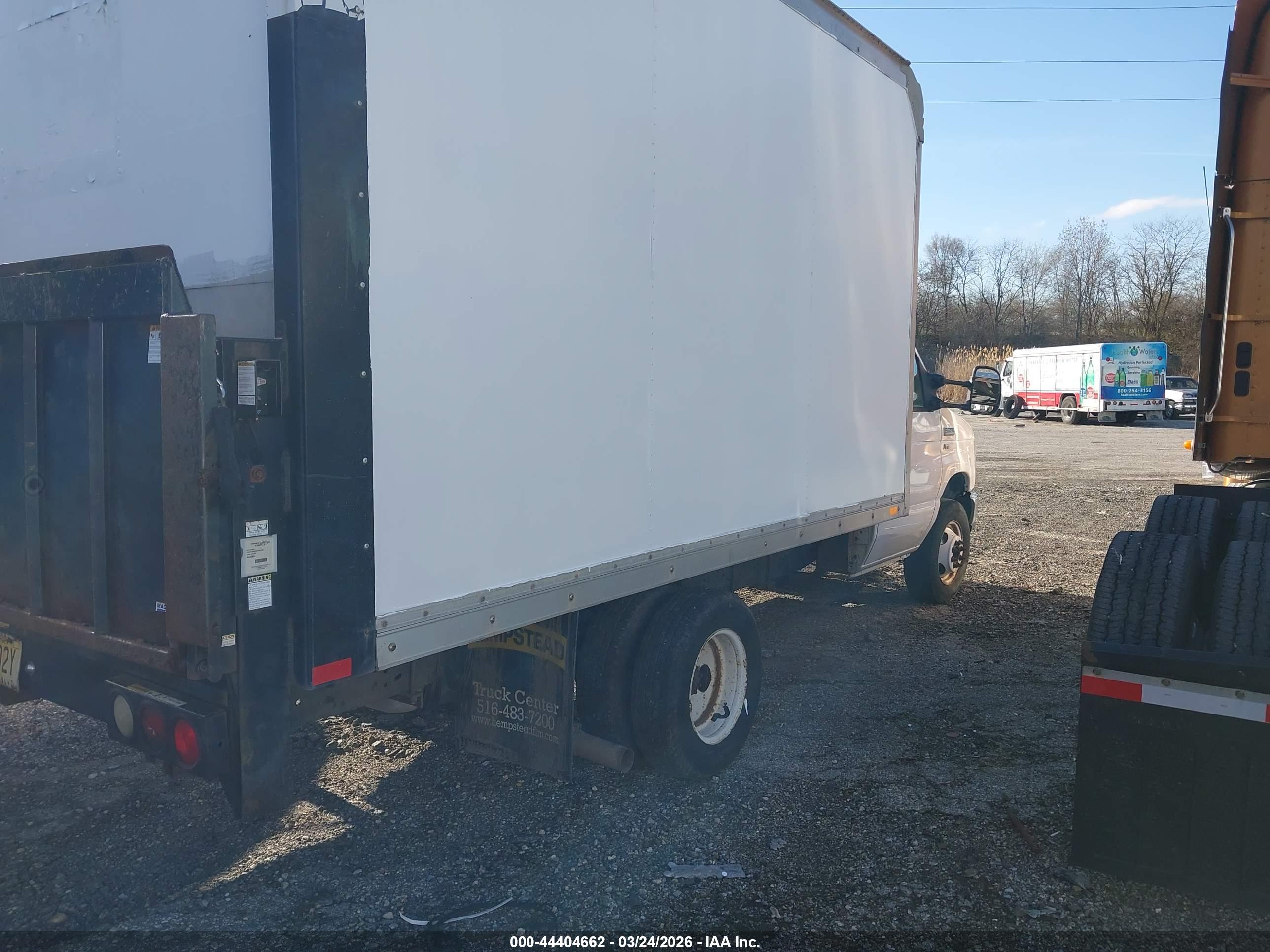 FORD E-350 image 4
