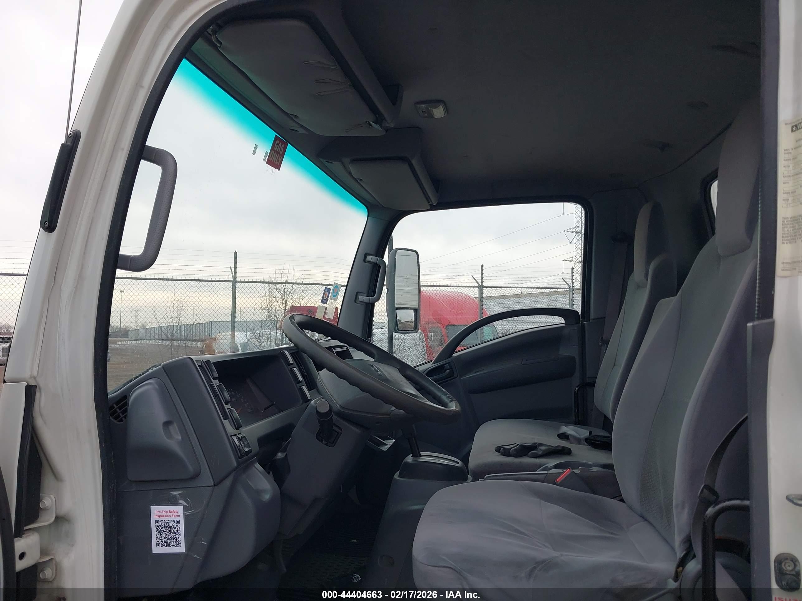 ISUZU NPR image 8