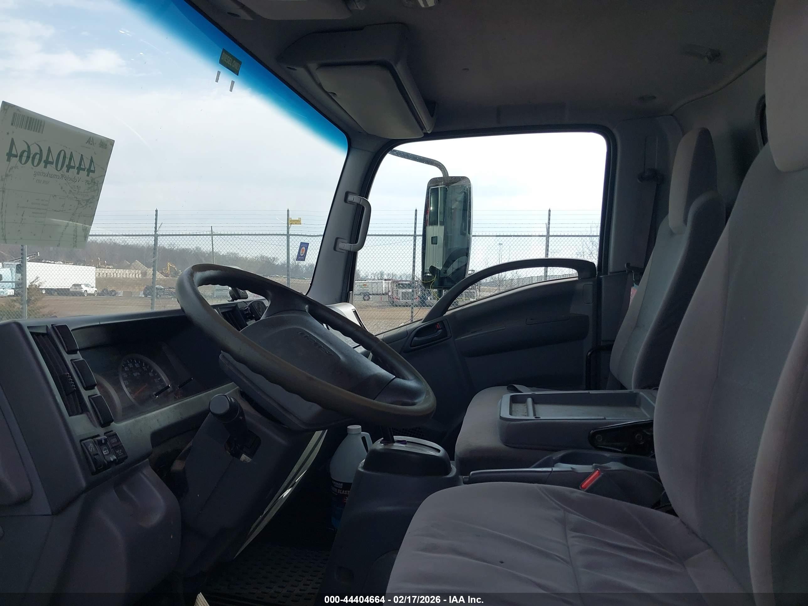 ISUZU NPR image 8