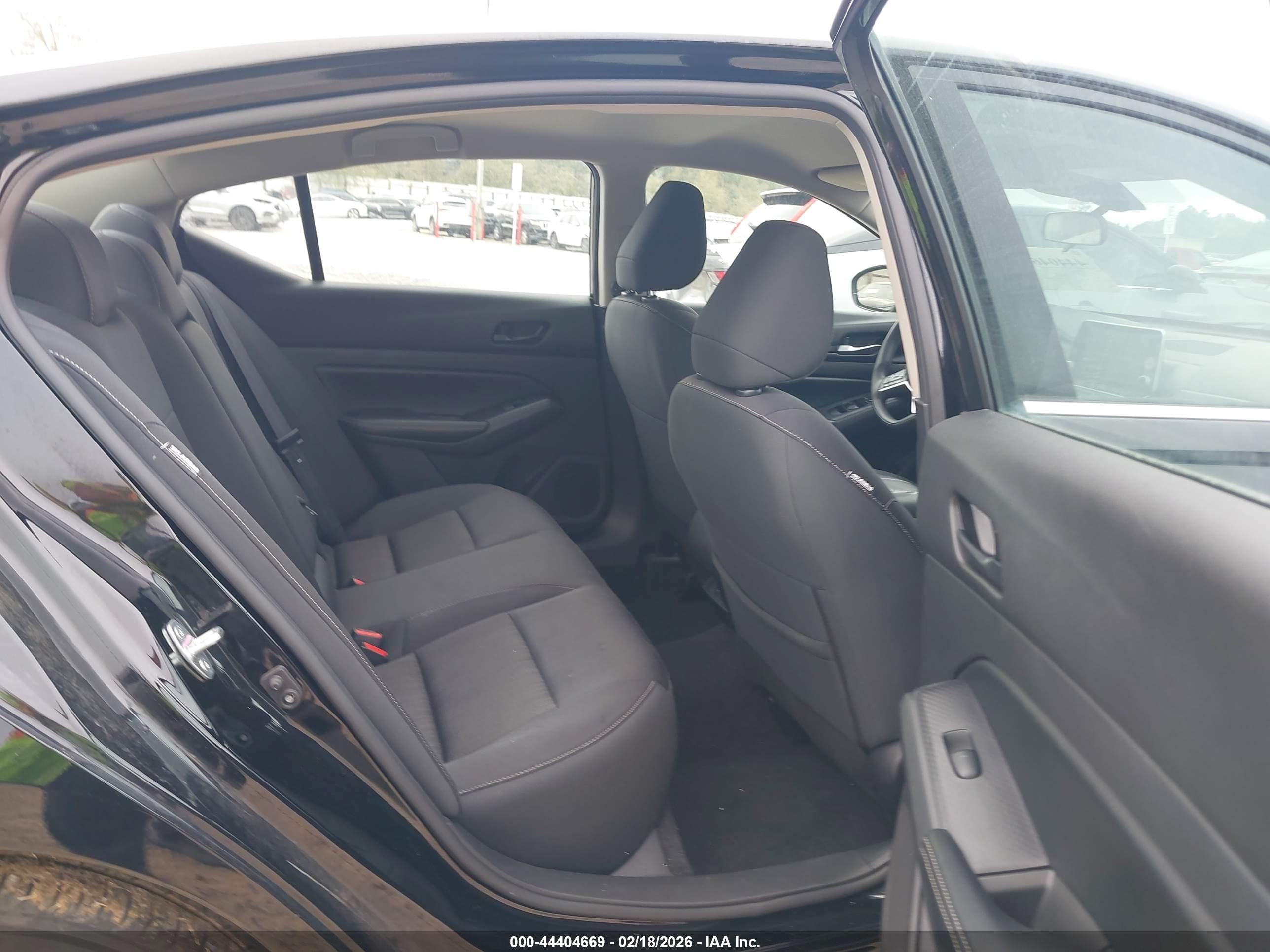 NISSAN ALTIMA image 8