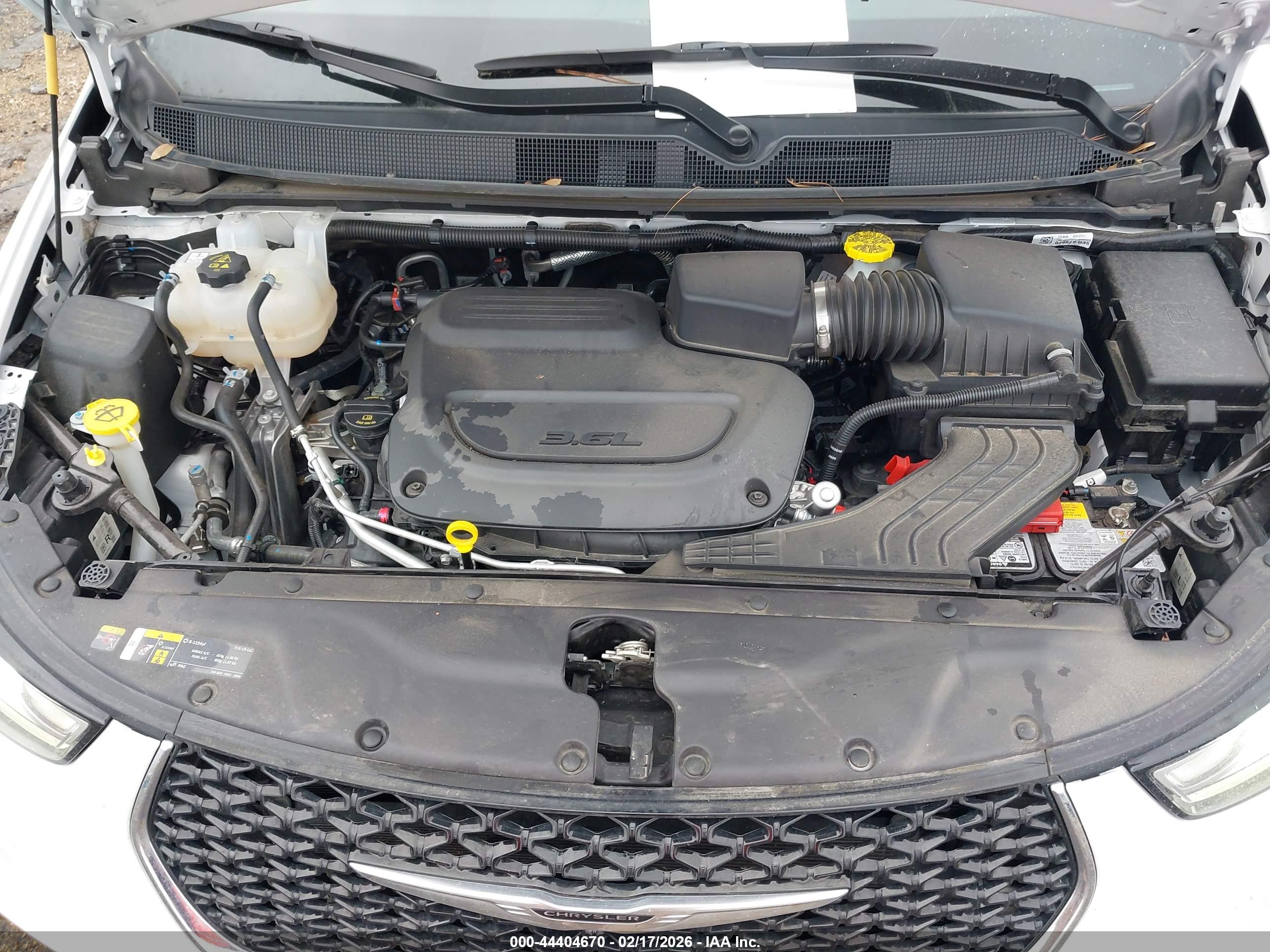 CHRYSLER PACIFICA image 10