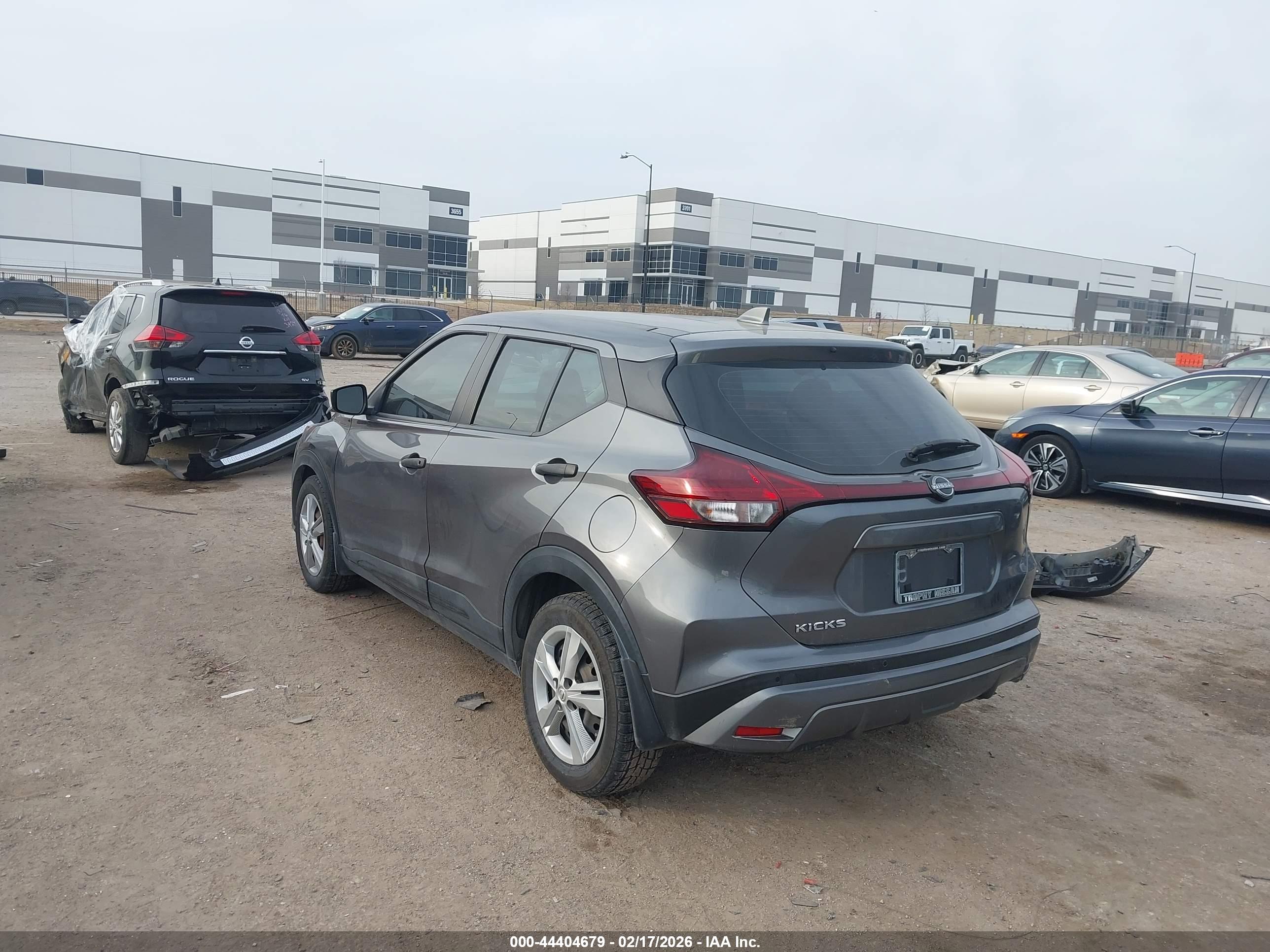 NISSAN KICKS image 3