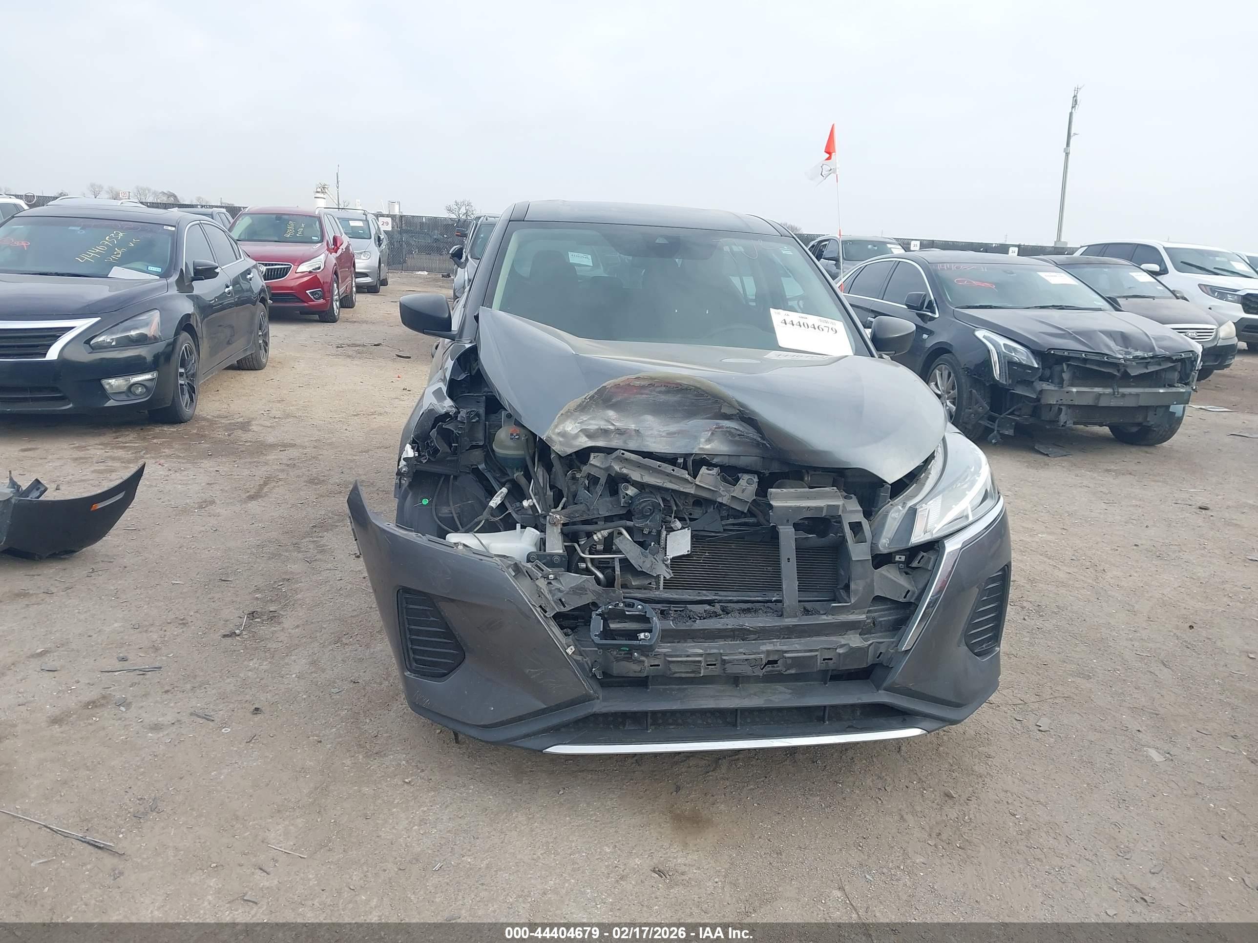 NISSAN KICKS image 6