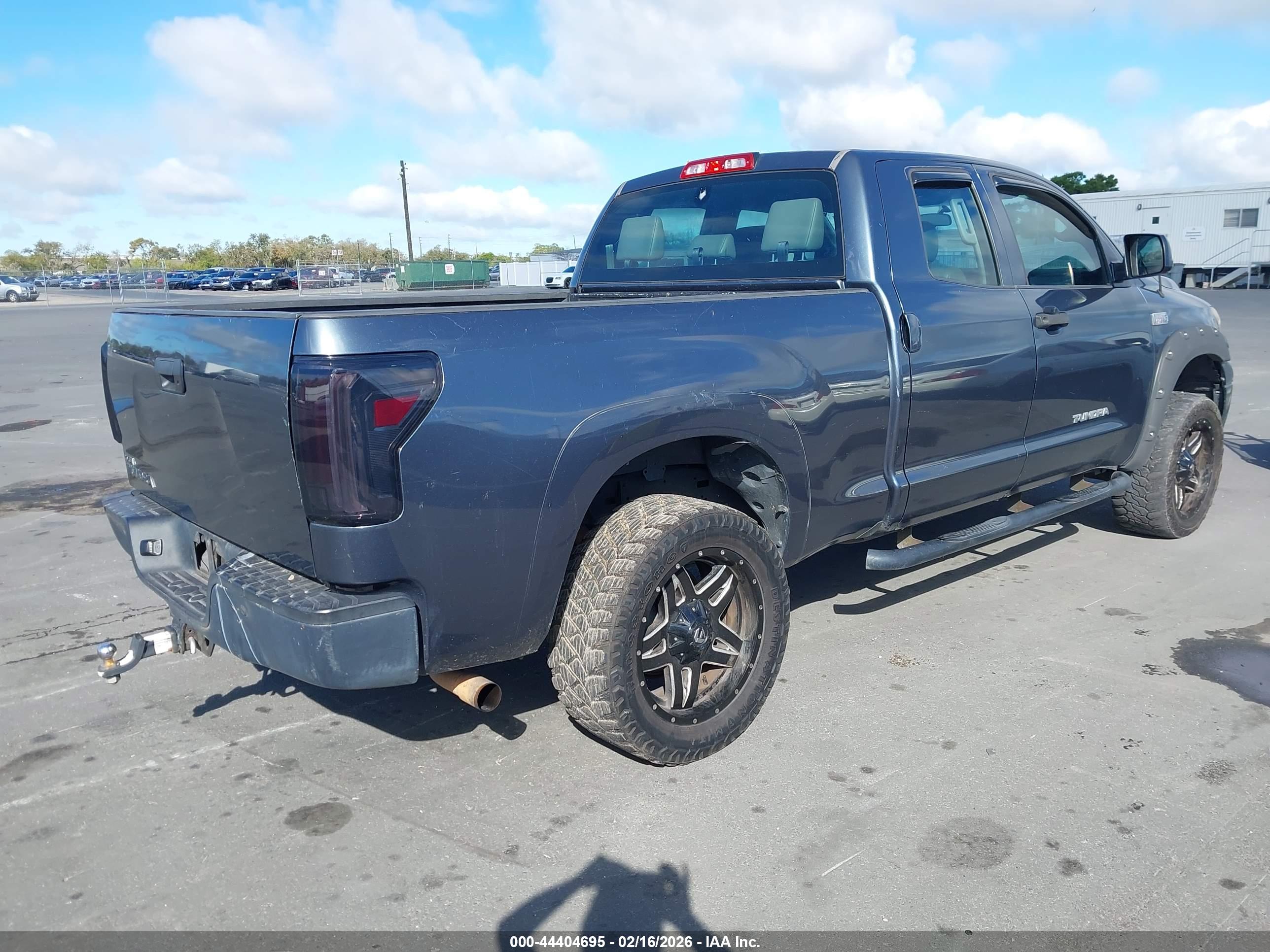 TOYOTA TUNDRA image 4