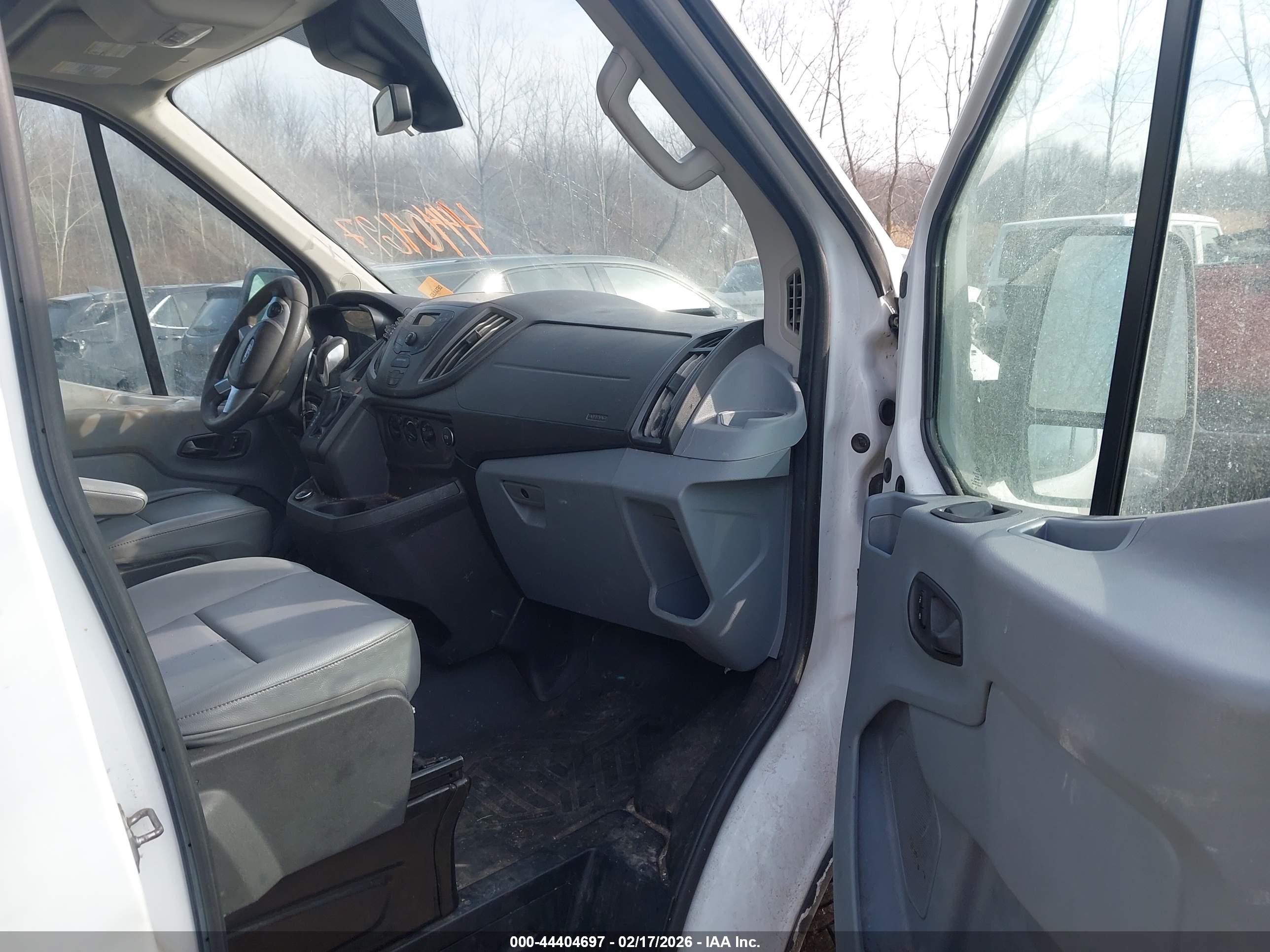FORD TRANSIT-250 image 5