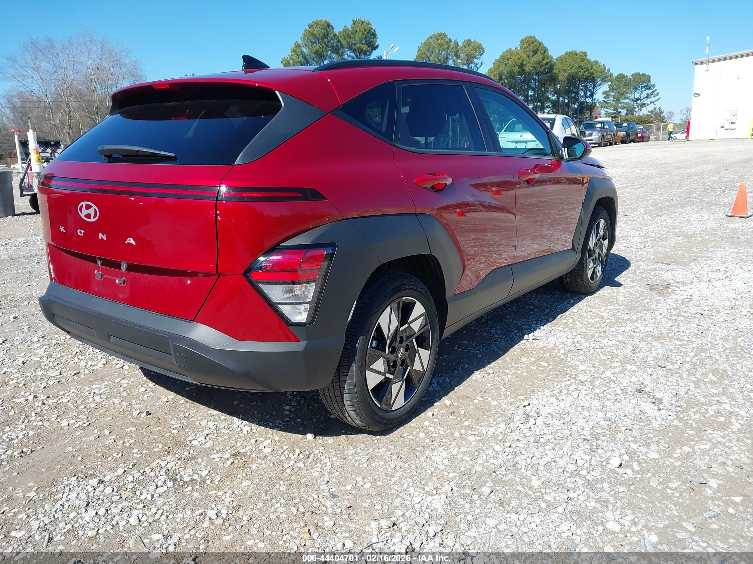 HYUNDAI KONA image 4