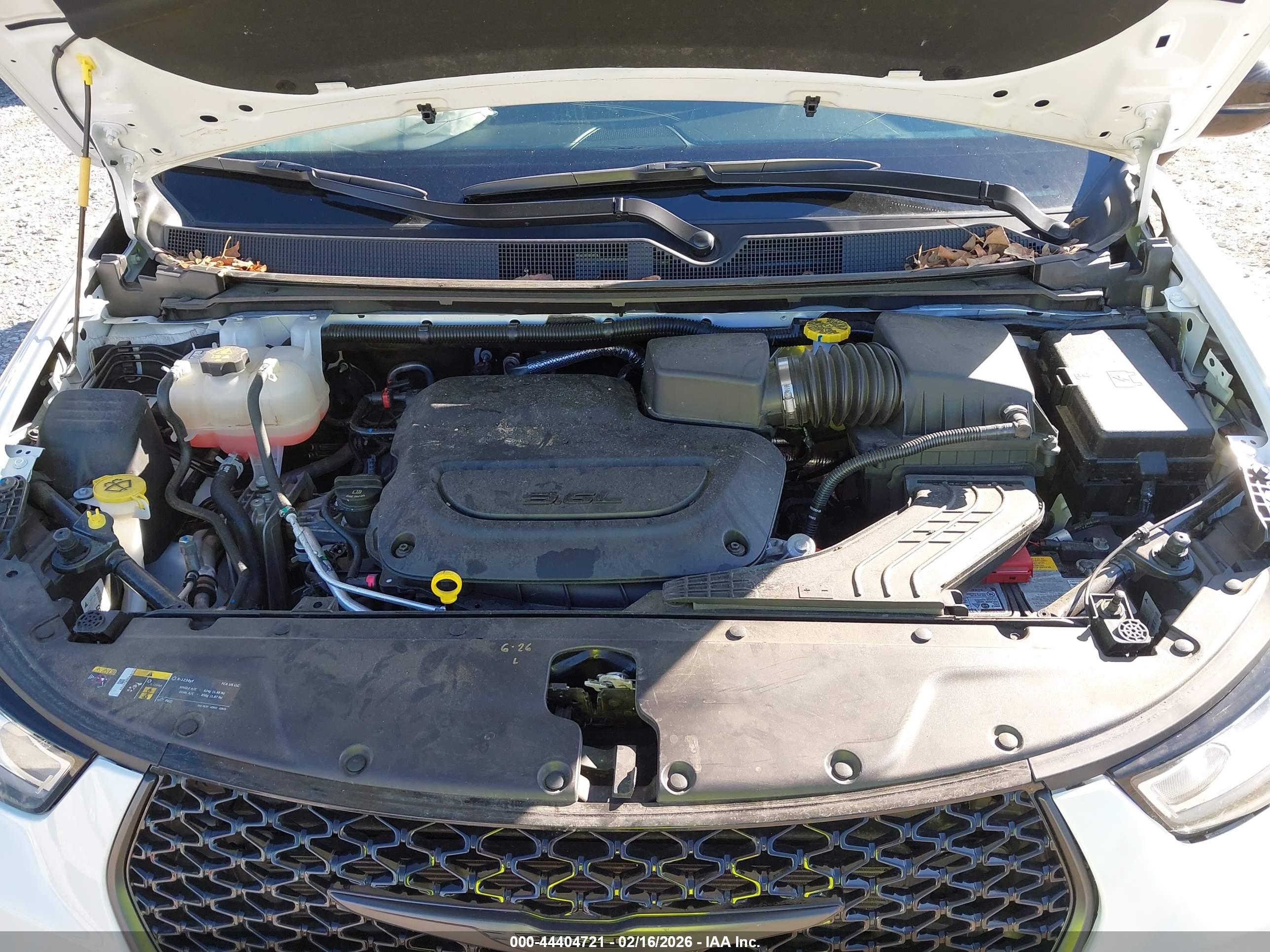 CHRYSLER PACIFICA image 10