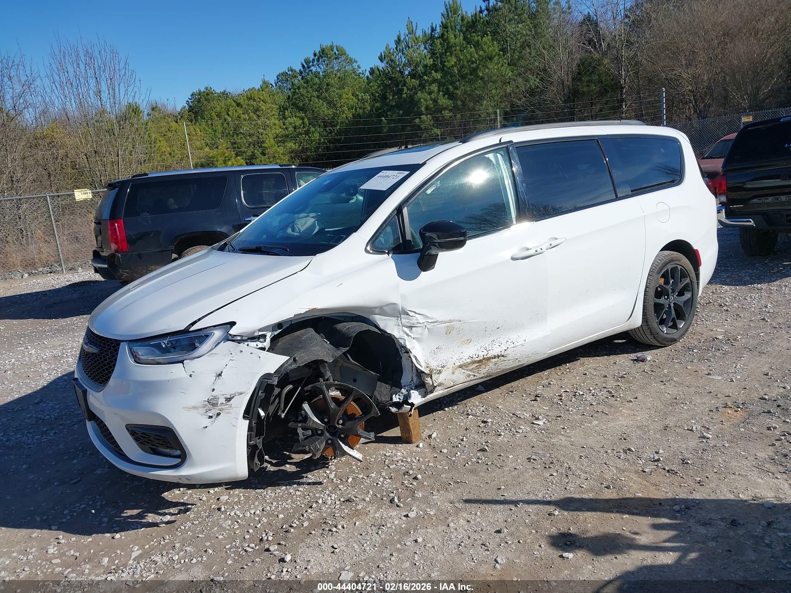 CHRYSLER PACIFICA image 2