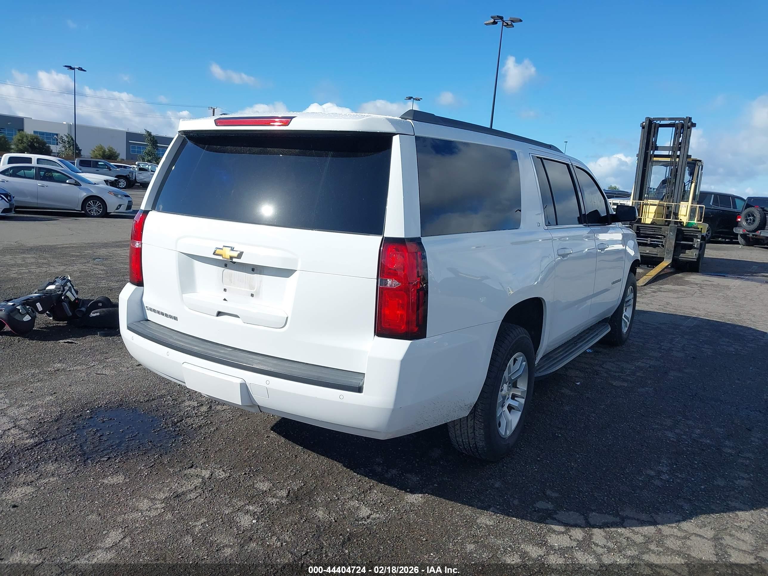 CHEVROLET SUBURBAN image 4