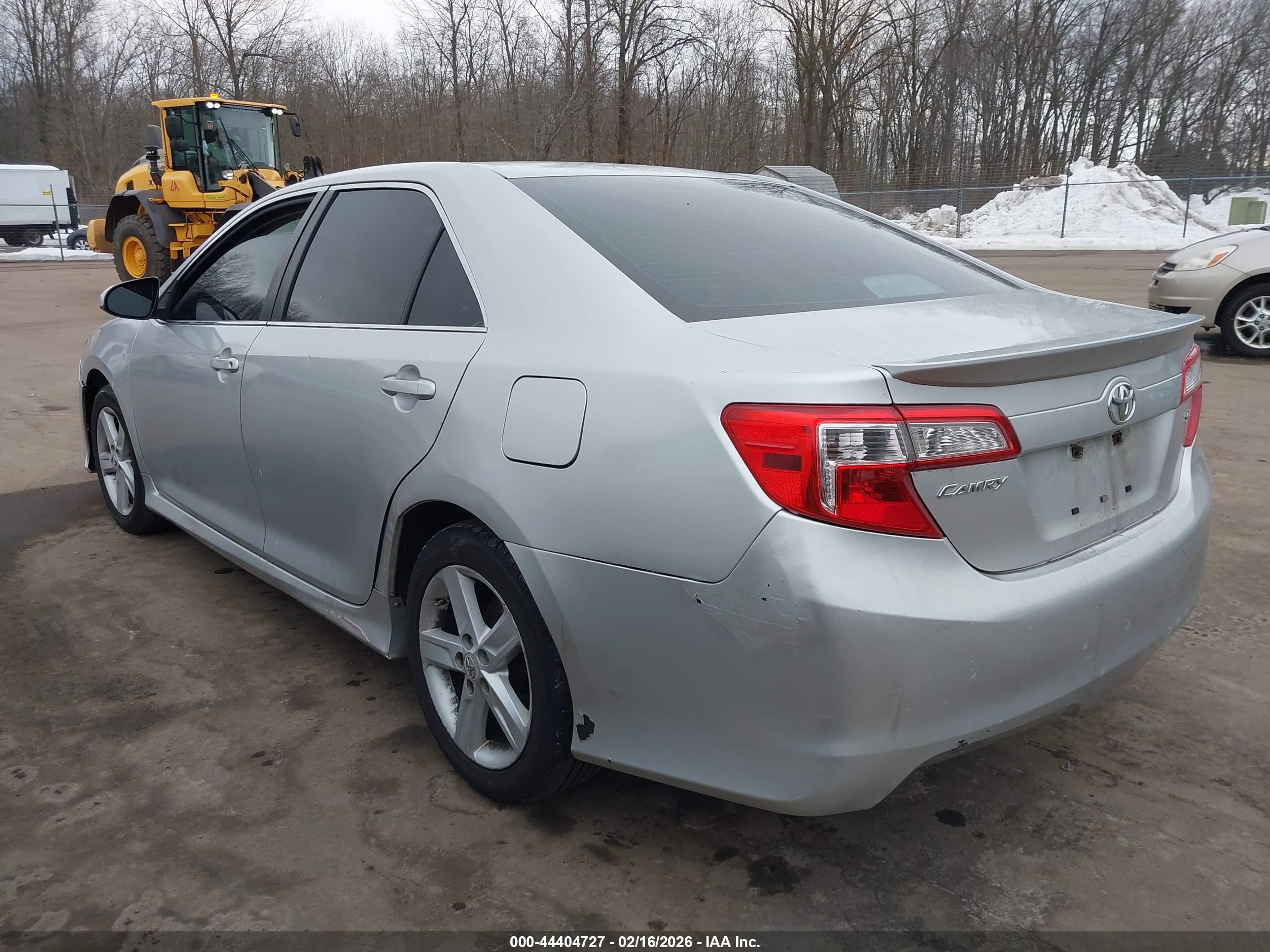 TOYOTA CAMRY image 3